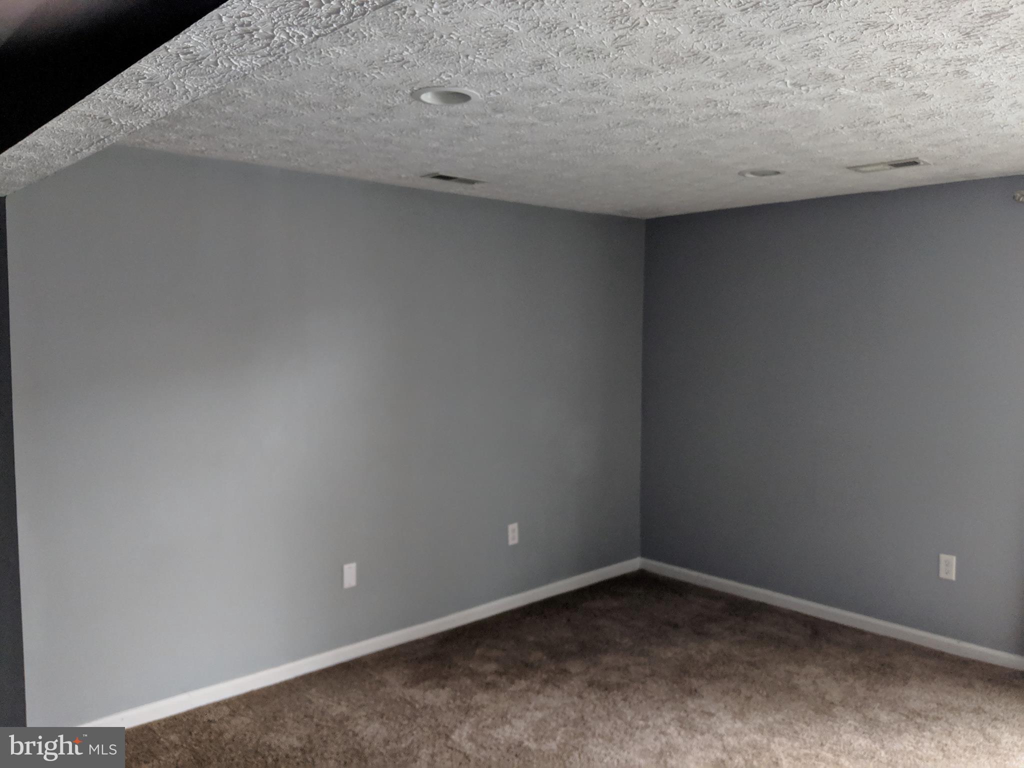 CONSTANT FRIENDSHIP - Residential