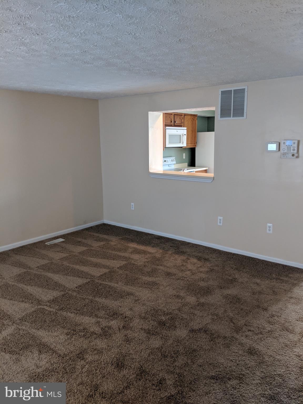 CONSTANT FRIENDSHIP - Residential