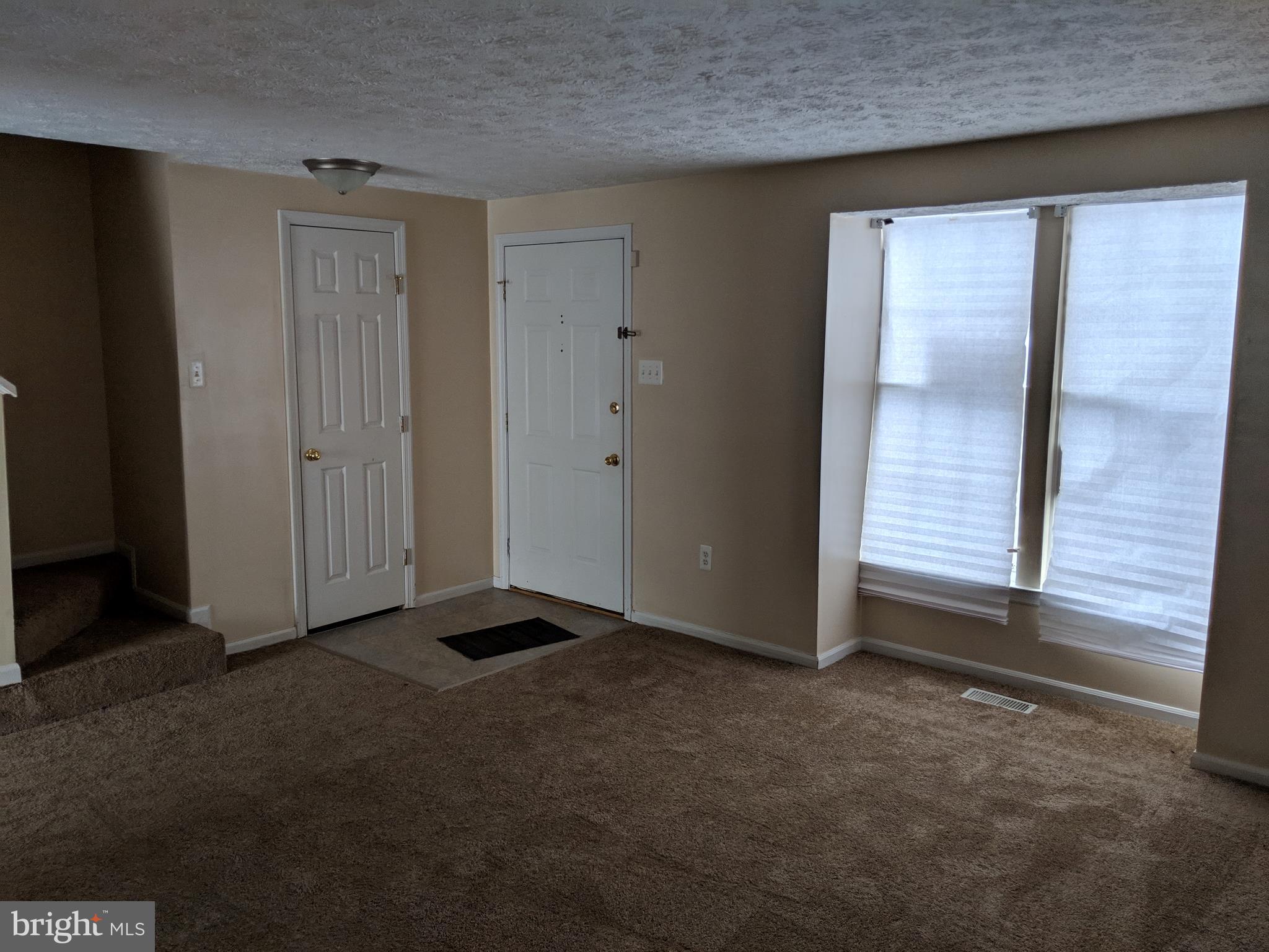 CONSTANT FRIENDSHIP - Residential