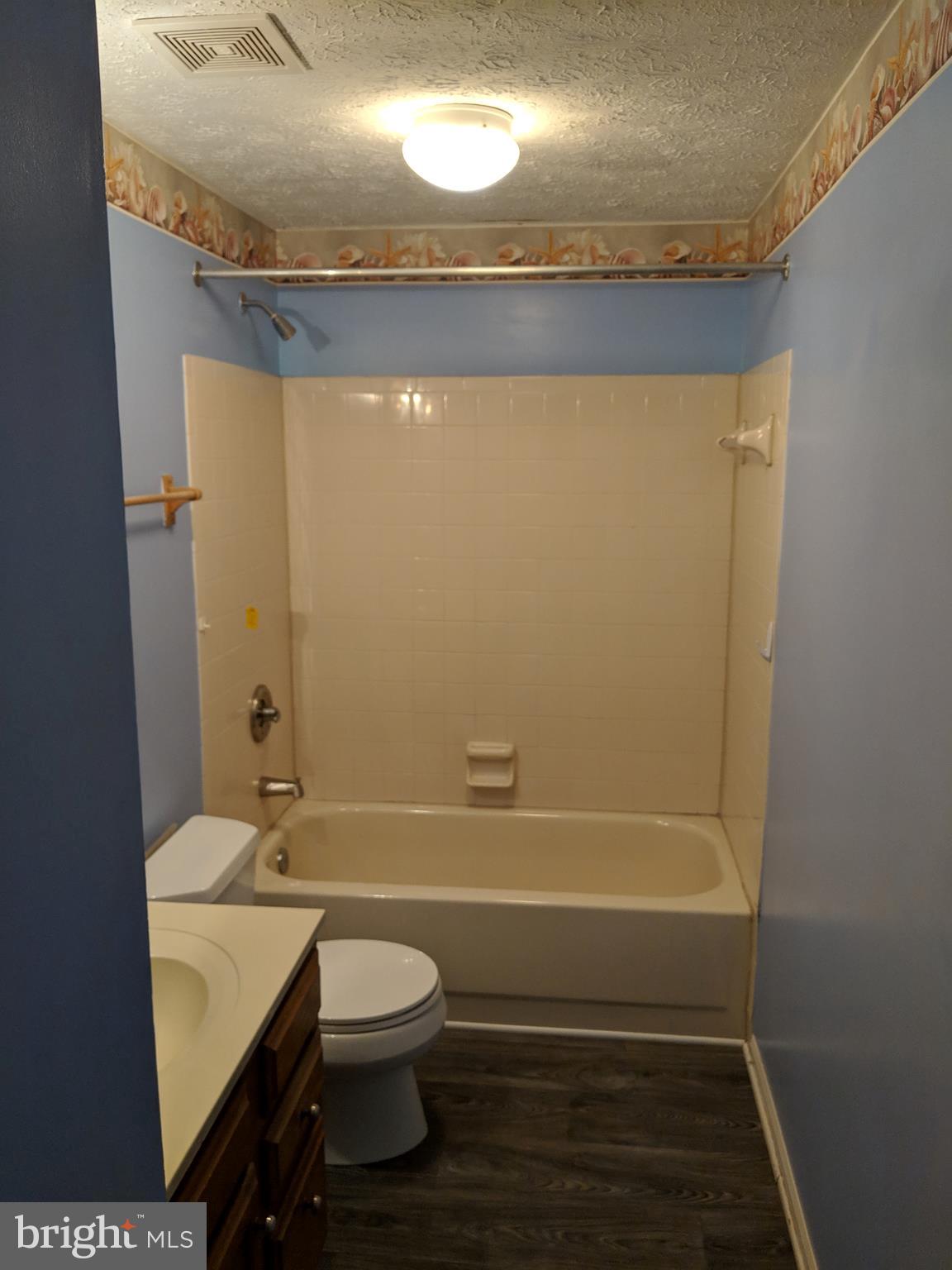 CONSTANT FRIENDSHIP - Residential