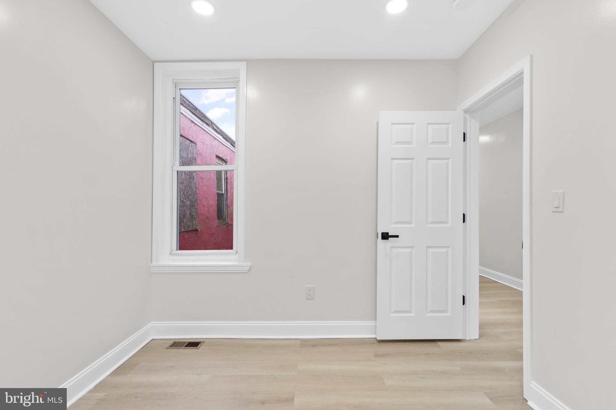 YORKTOWN - Residential