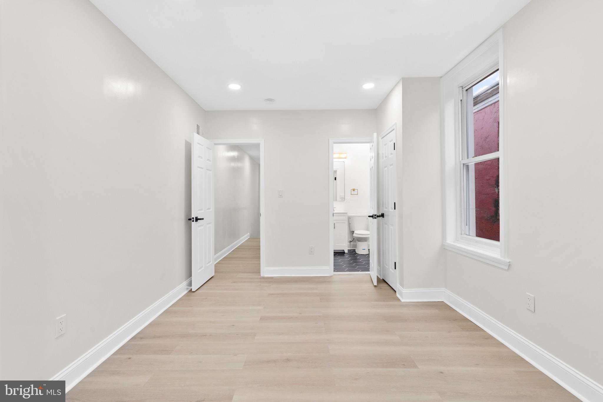 YORKTOWN - Residential