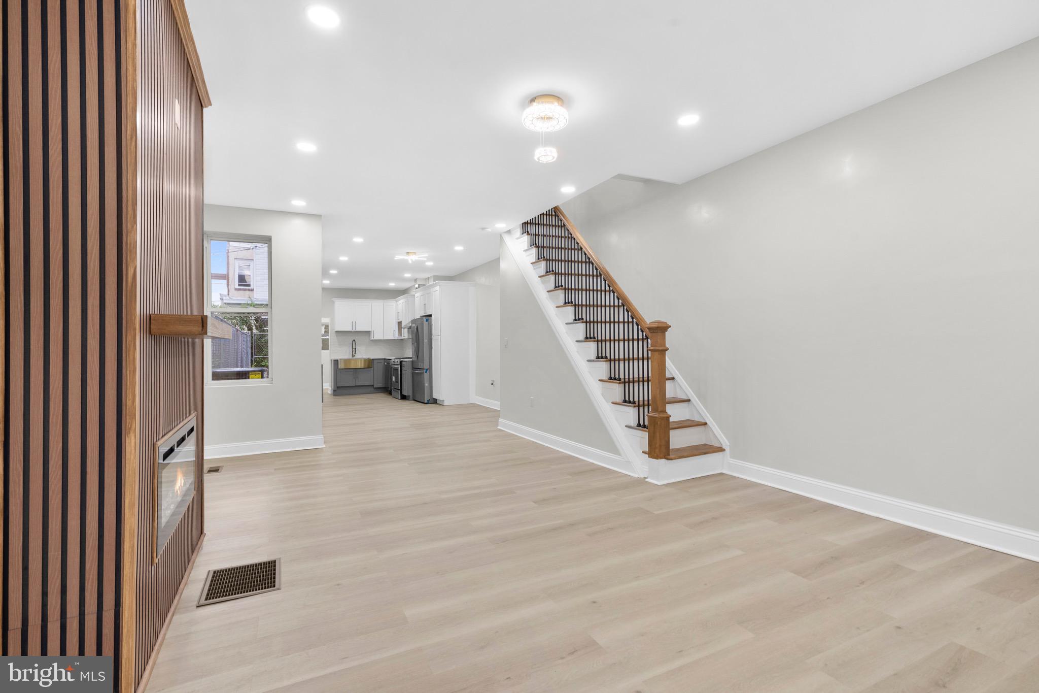 YORKTOWN - Residential