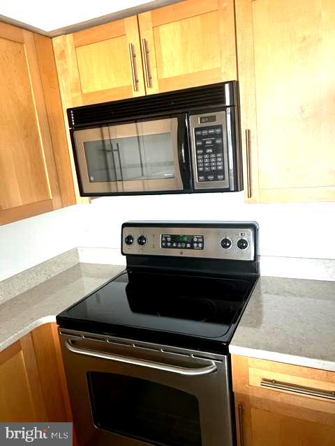 10101 GROSVENOR PLACE 914