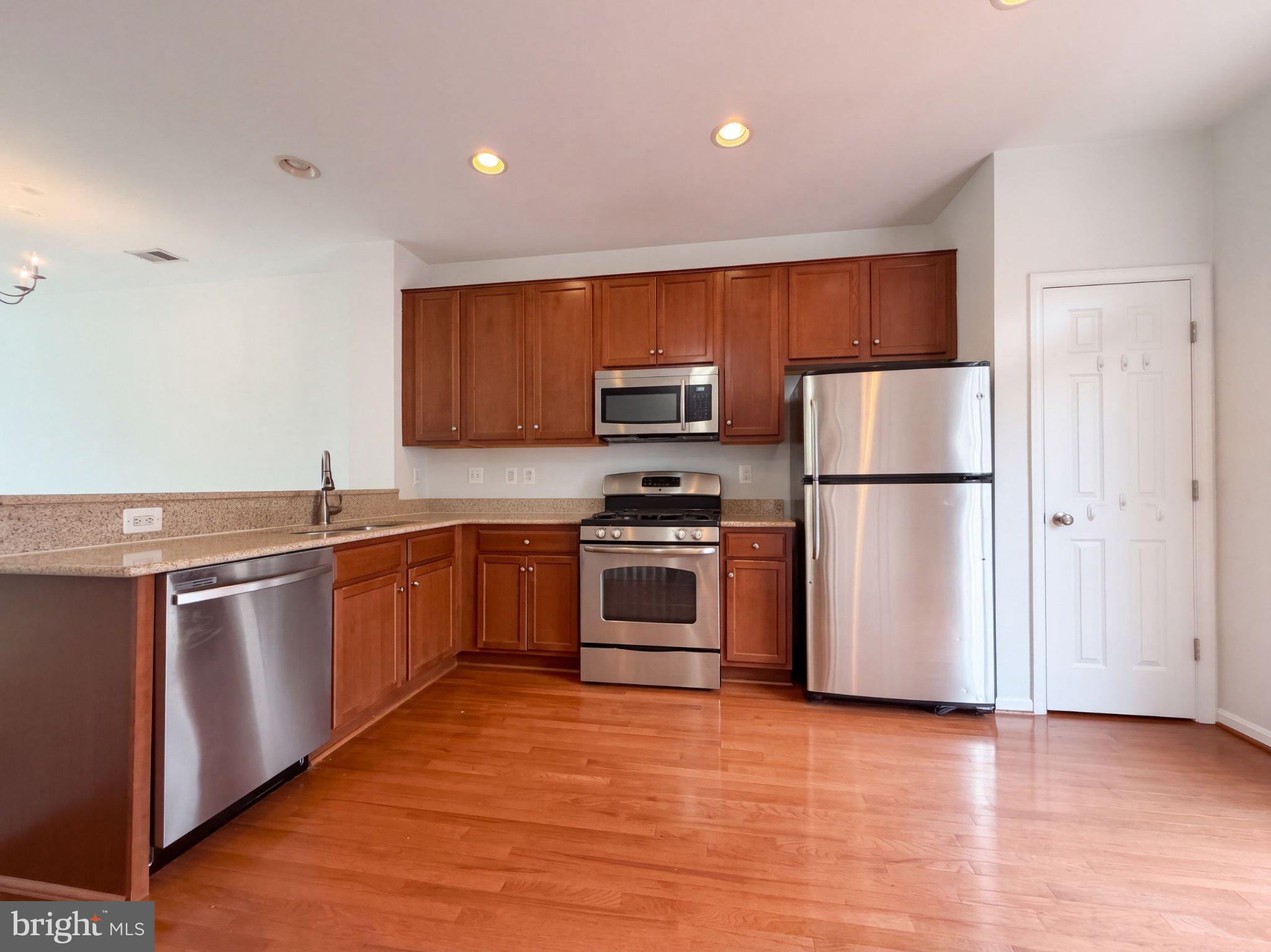 15613 JOHN DISKIN CIRCLE 208