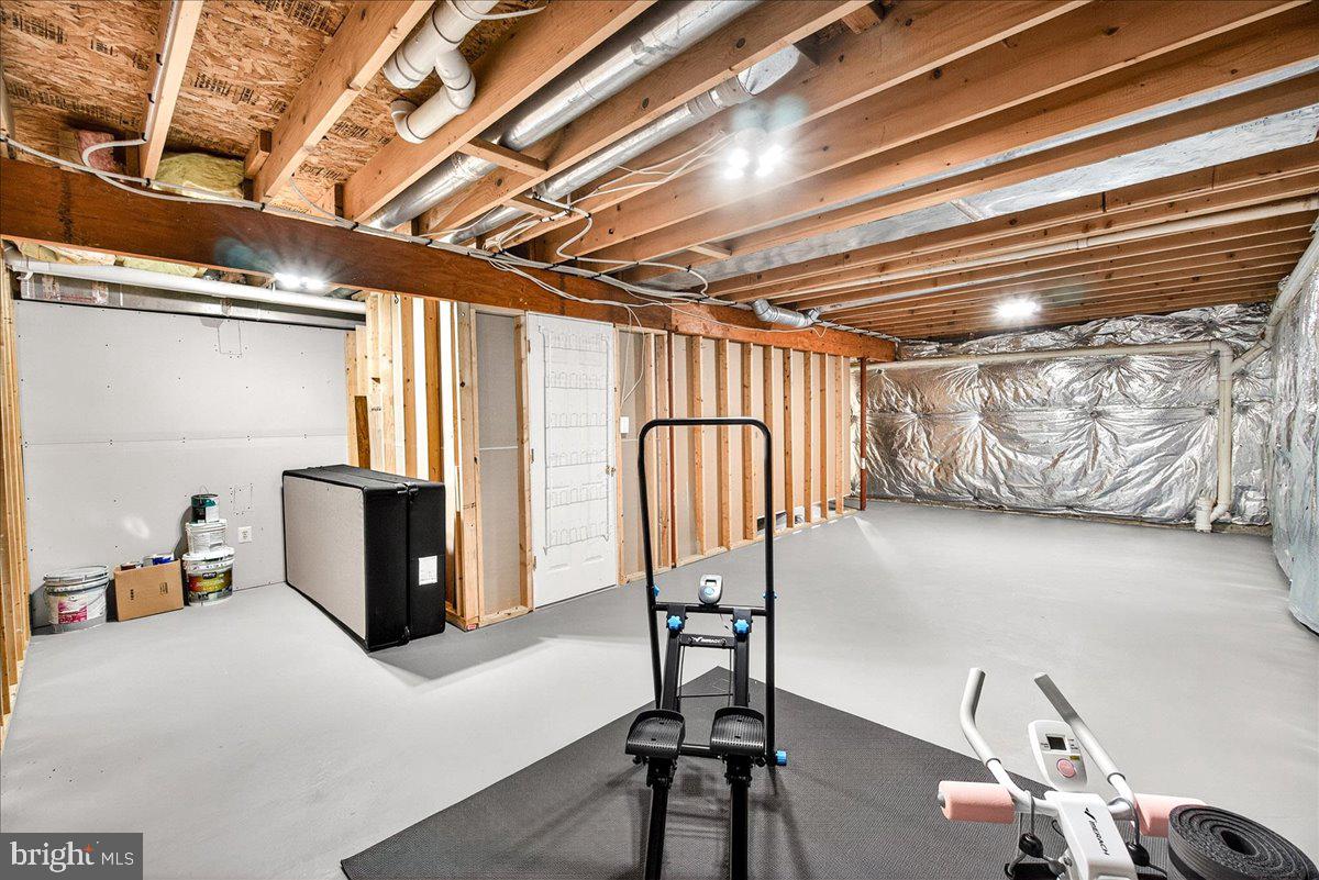 WELLINGTON TRACE - Residential