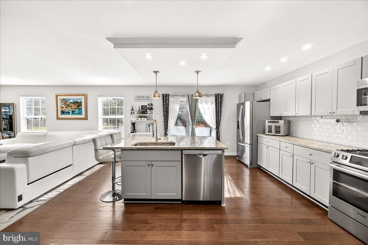 WELLINGTON TRACE - Residential