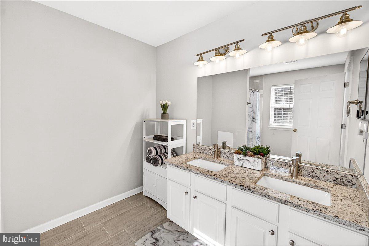 WELLINGTON TRACE - Residential