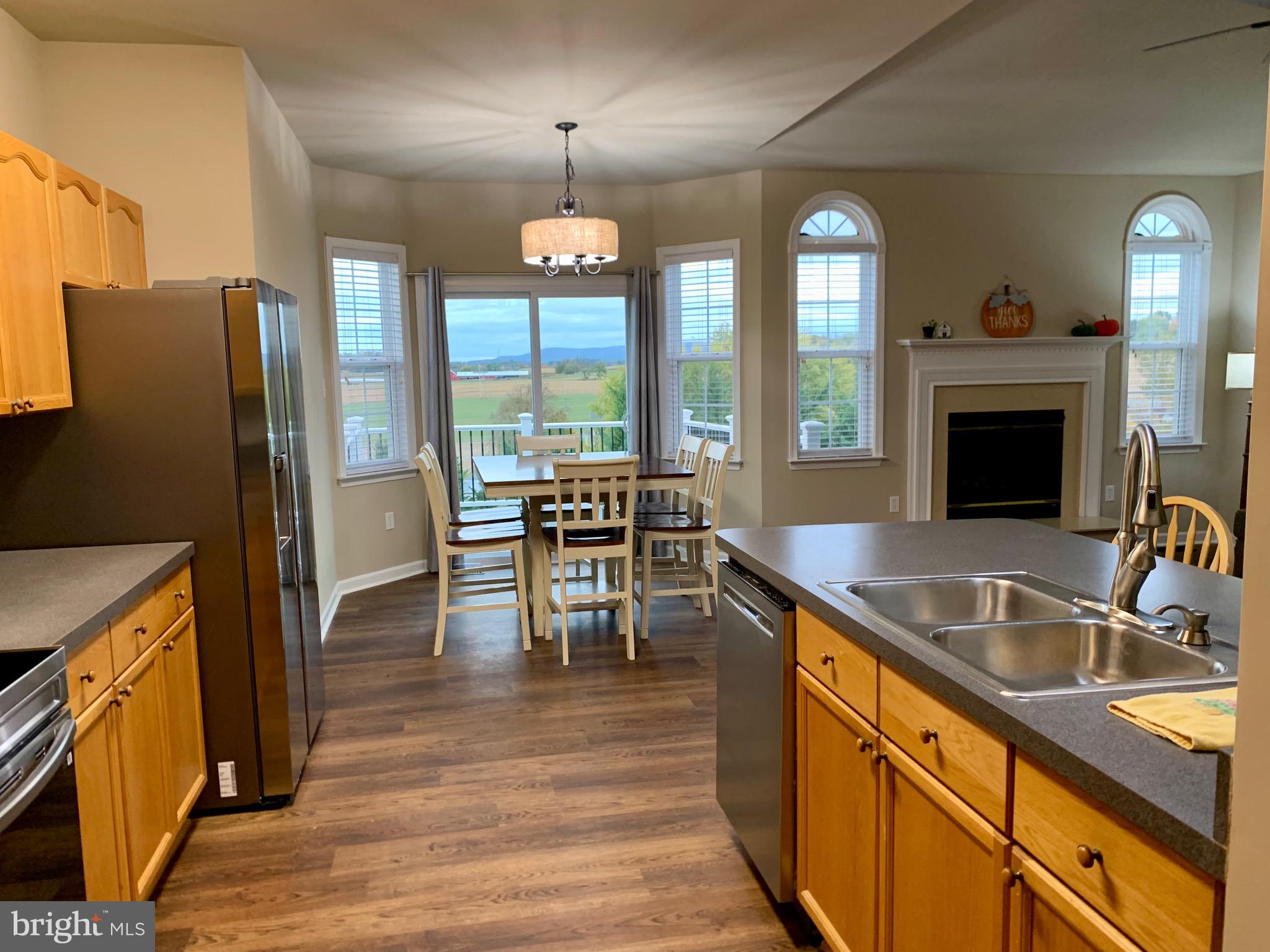 WHISPERING HILLS - Residential