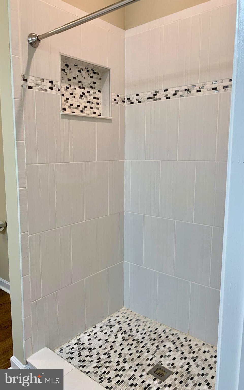 WHISPERING HILLS - Residential