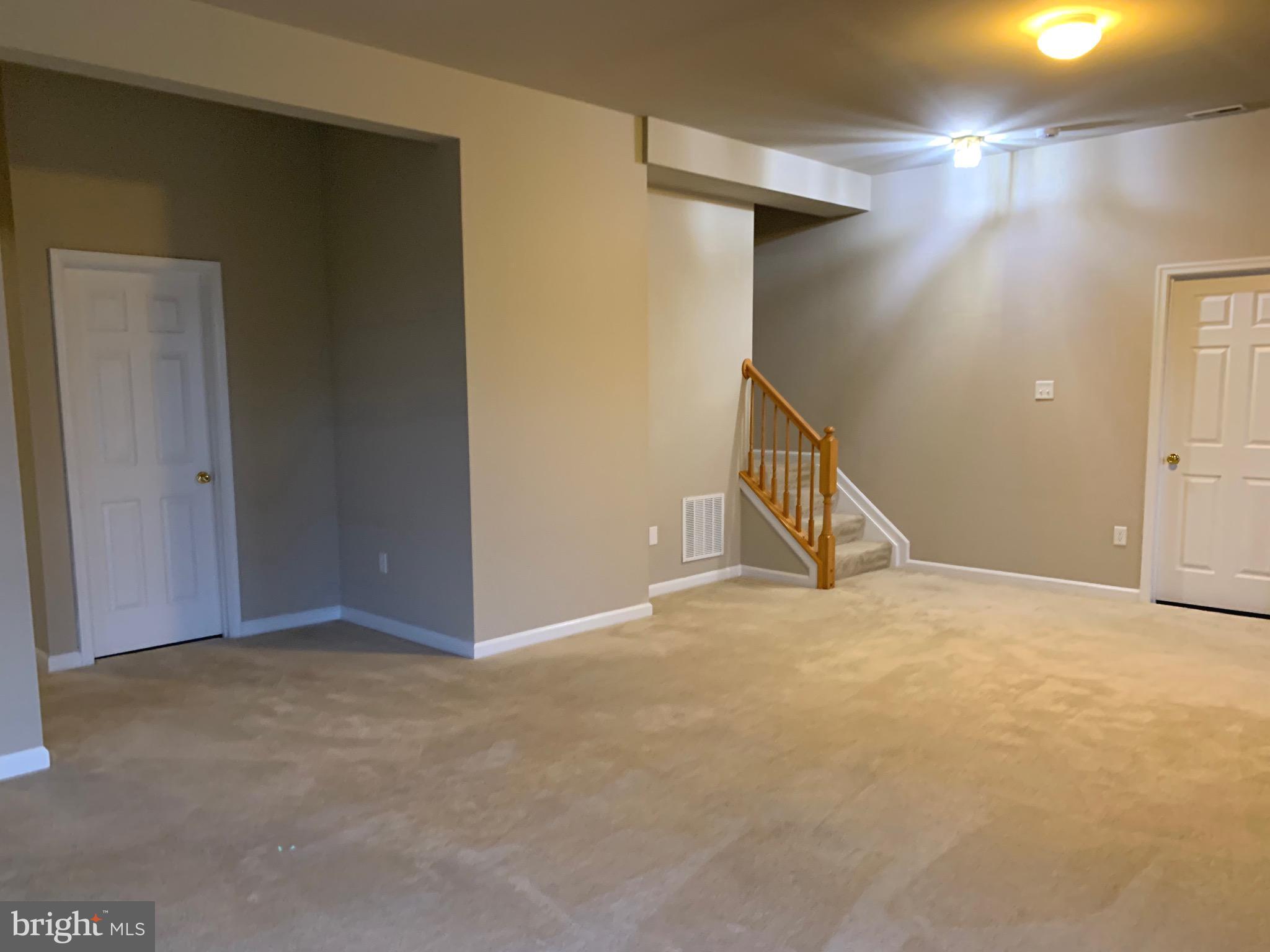 WHISPERING HILLS - Residential