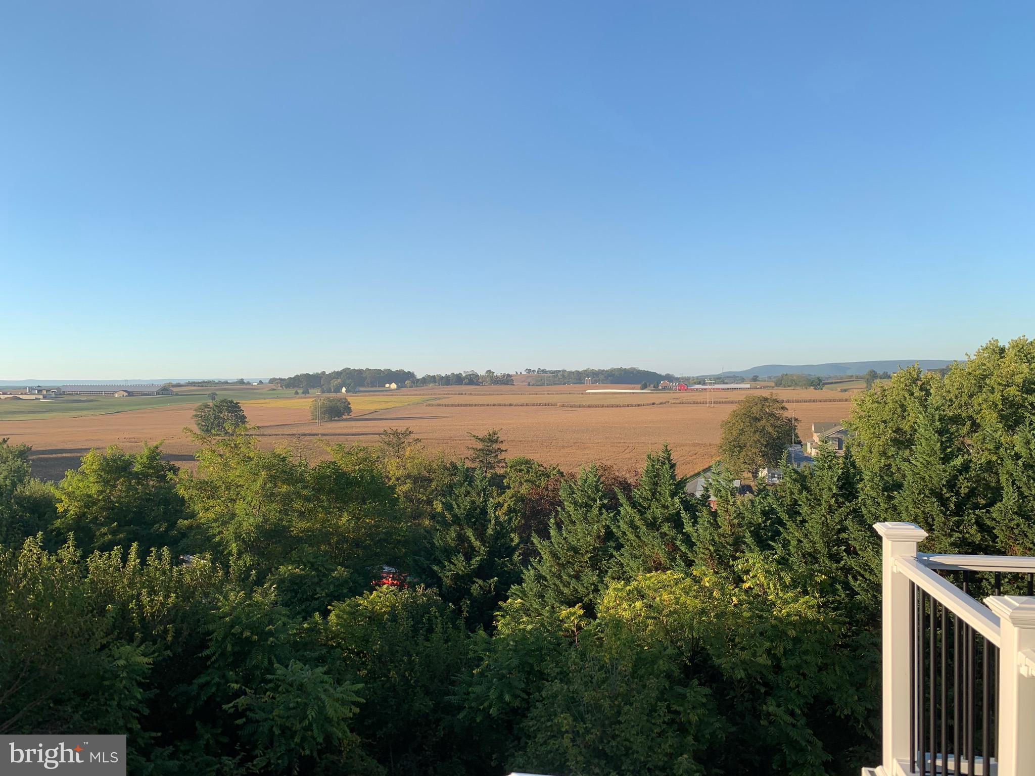 WHISPERING HILLS - Residential