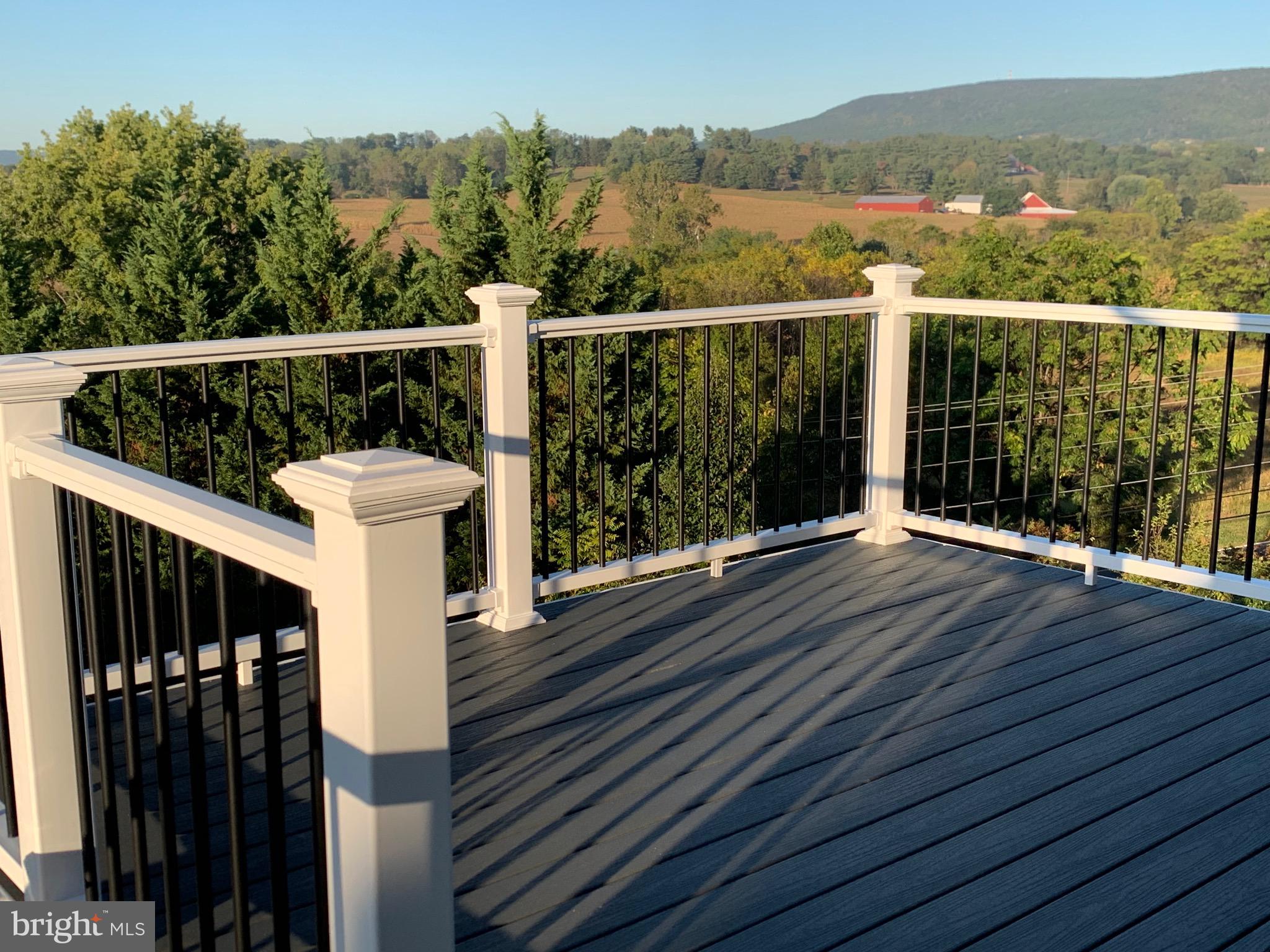 WHISPERING HILLS - Residential