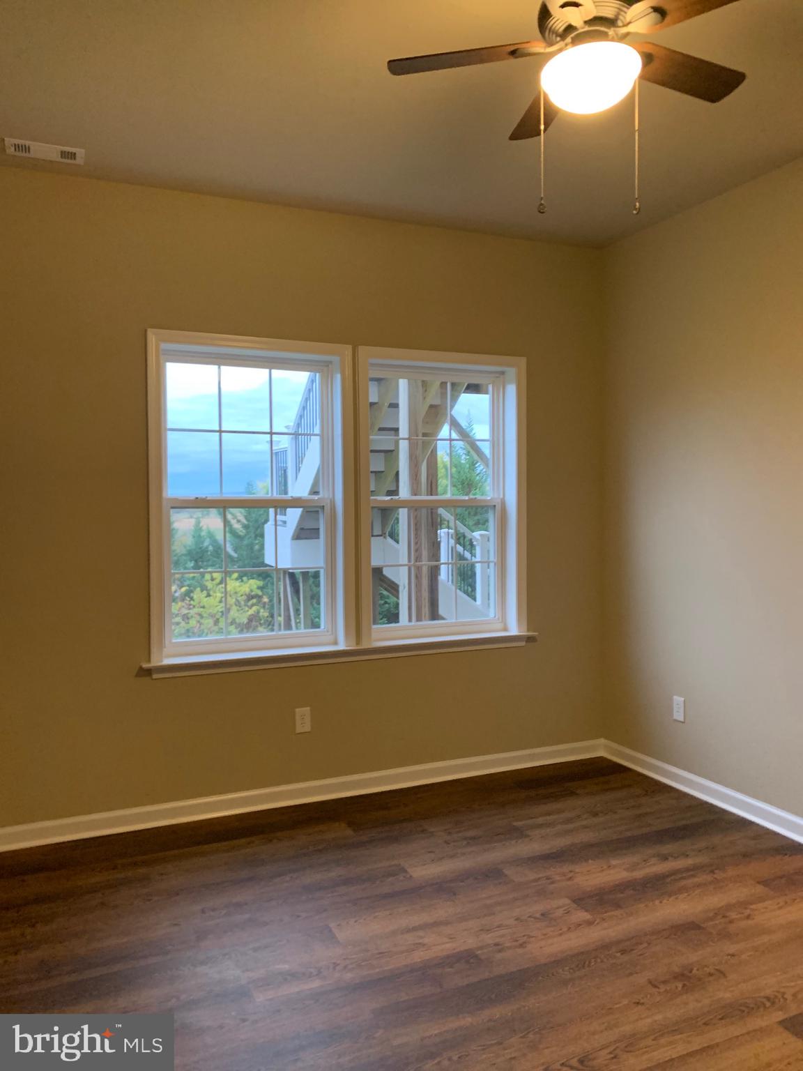 WHISPERING HILLS - Residential