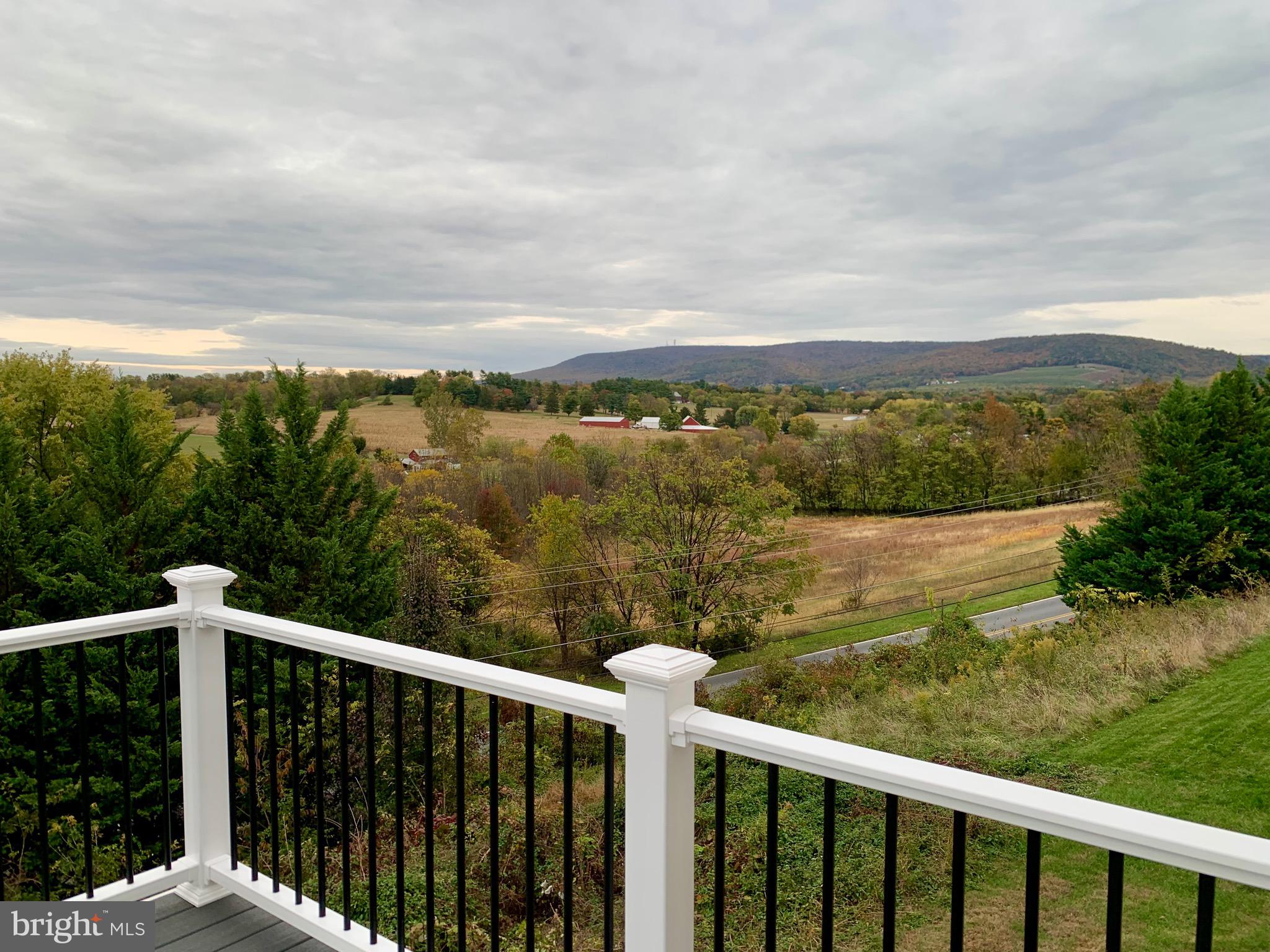 WHISPERING HILLS - Residential