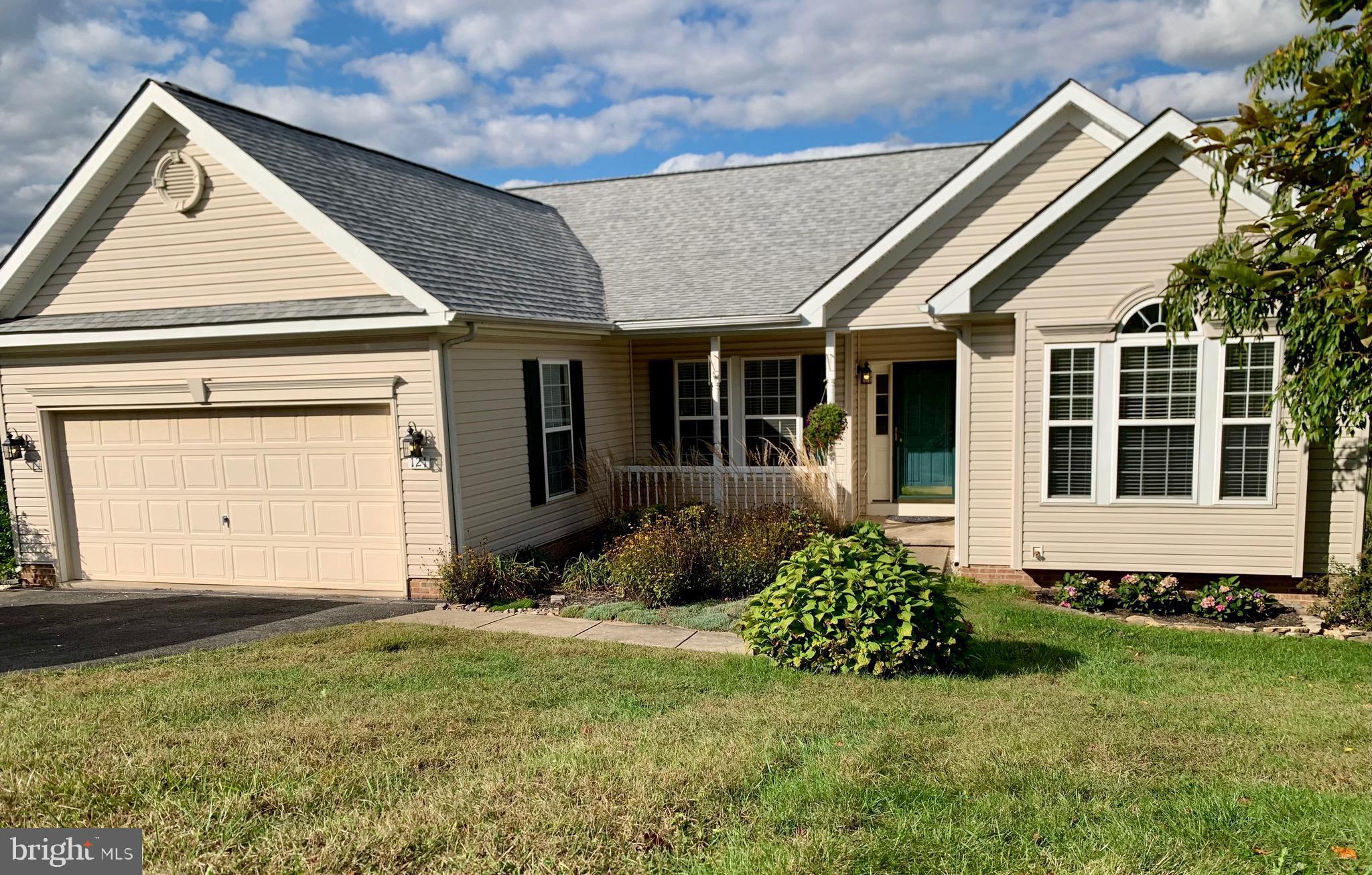 WHISPERING HILLS - Residential