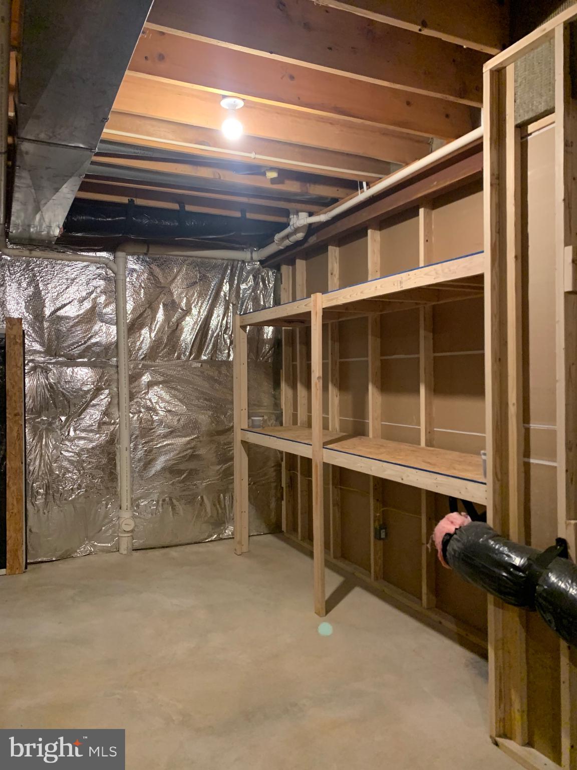 WHISPERING HILLS - Residential