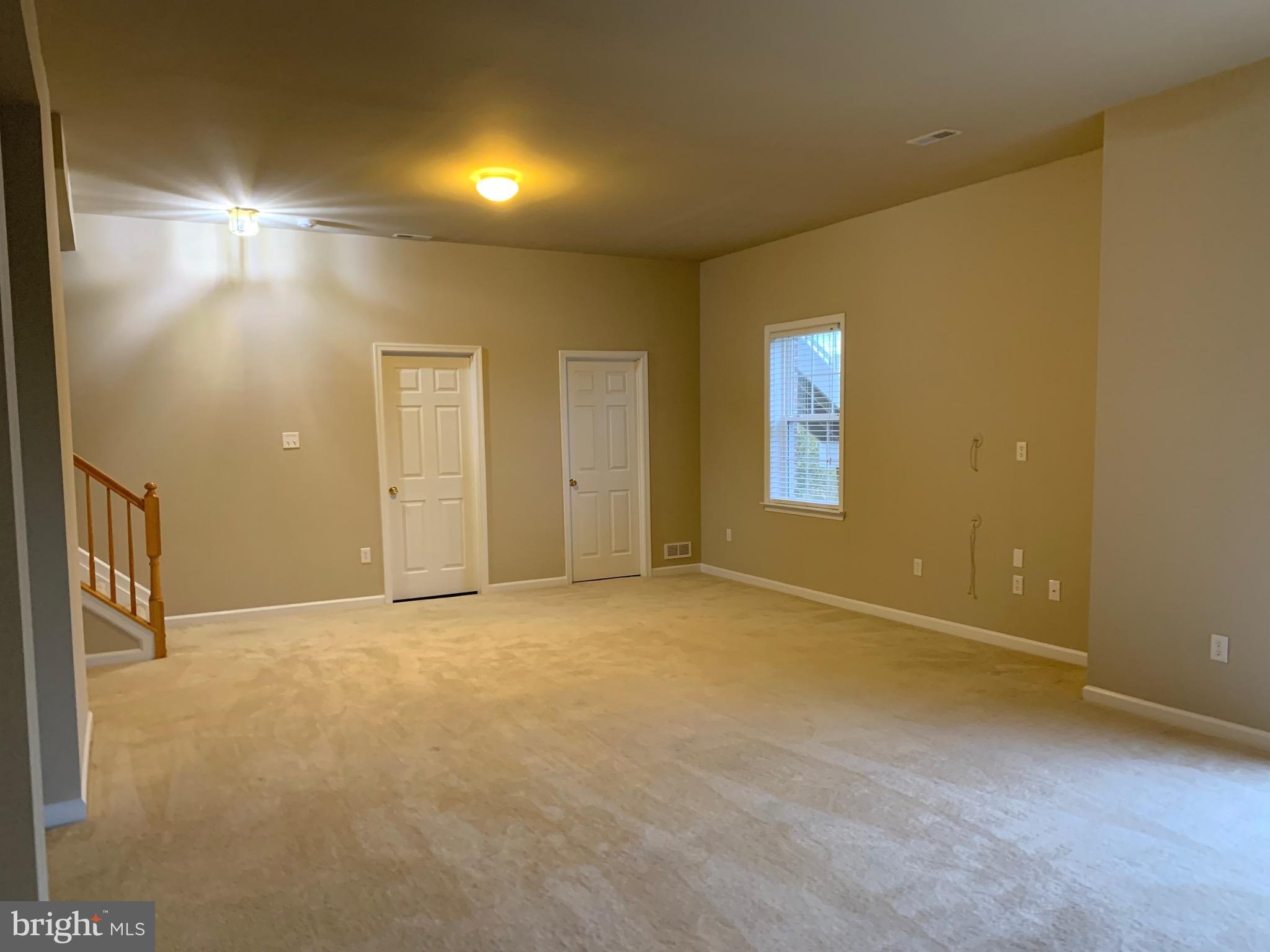 WHISPERING HILLS - Residential