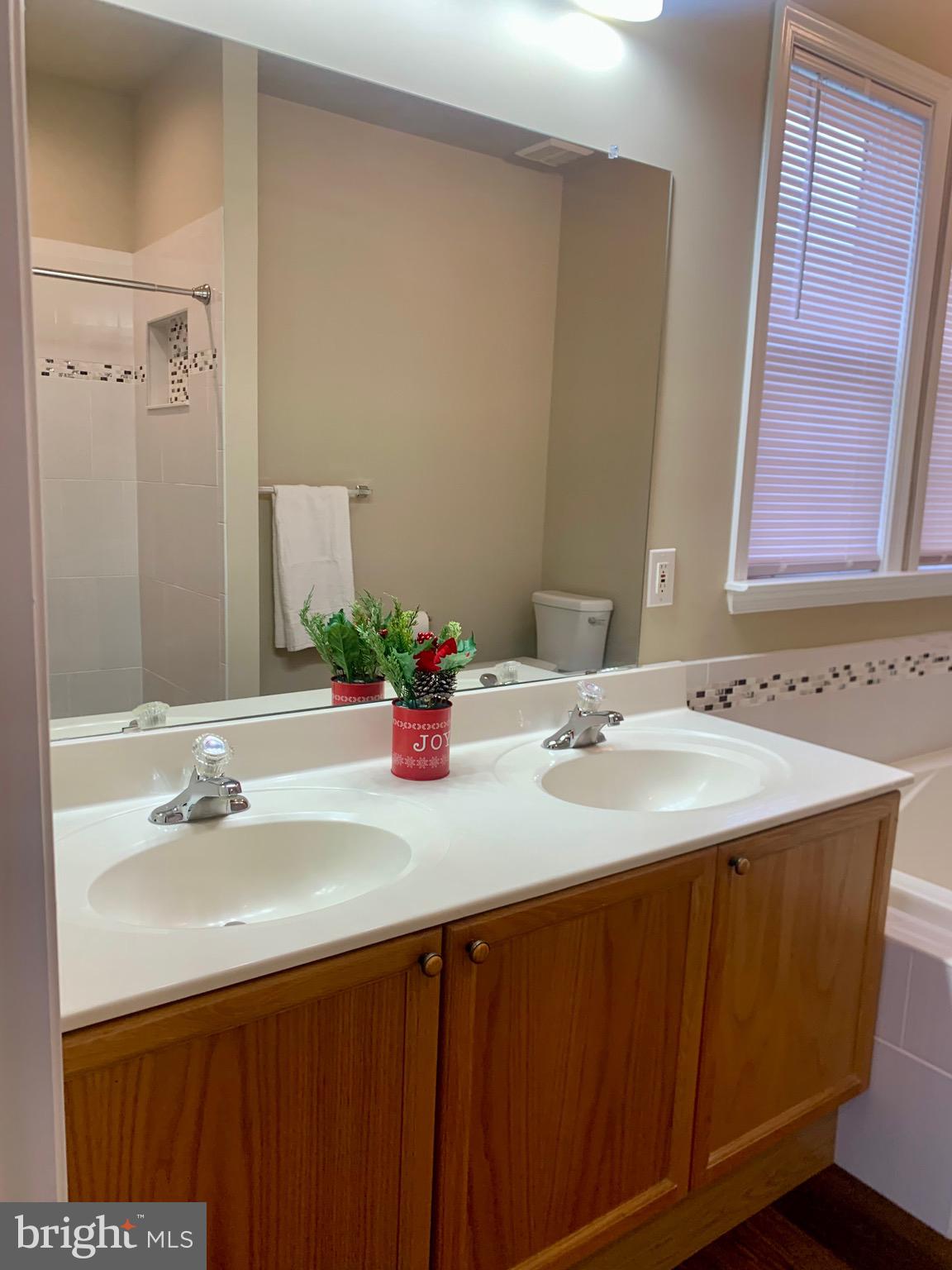 WHISPERING HILLS - Residential