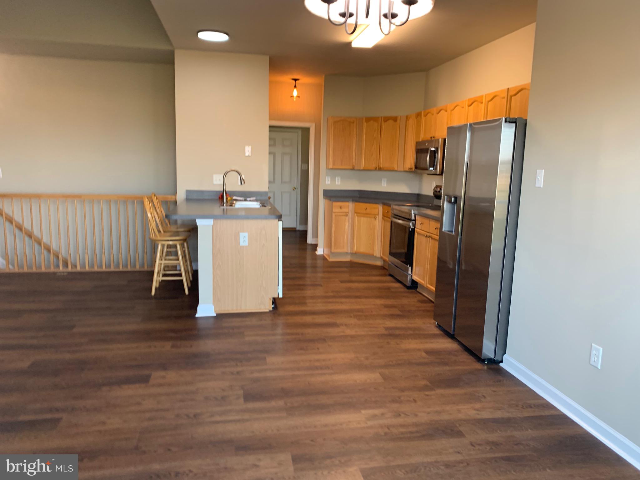 WHISPERING HILLS - Residential