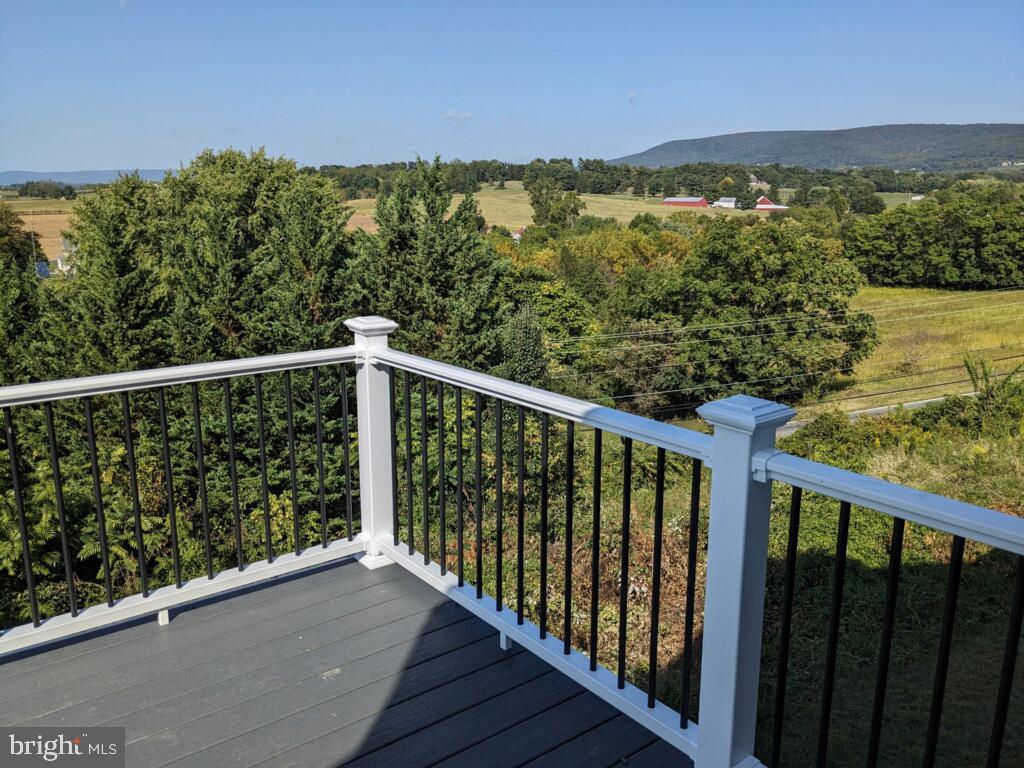 WHISPERING HILLS - Residential