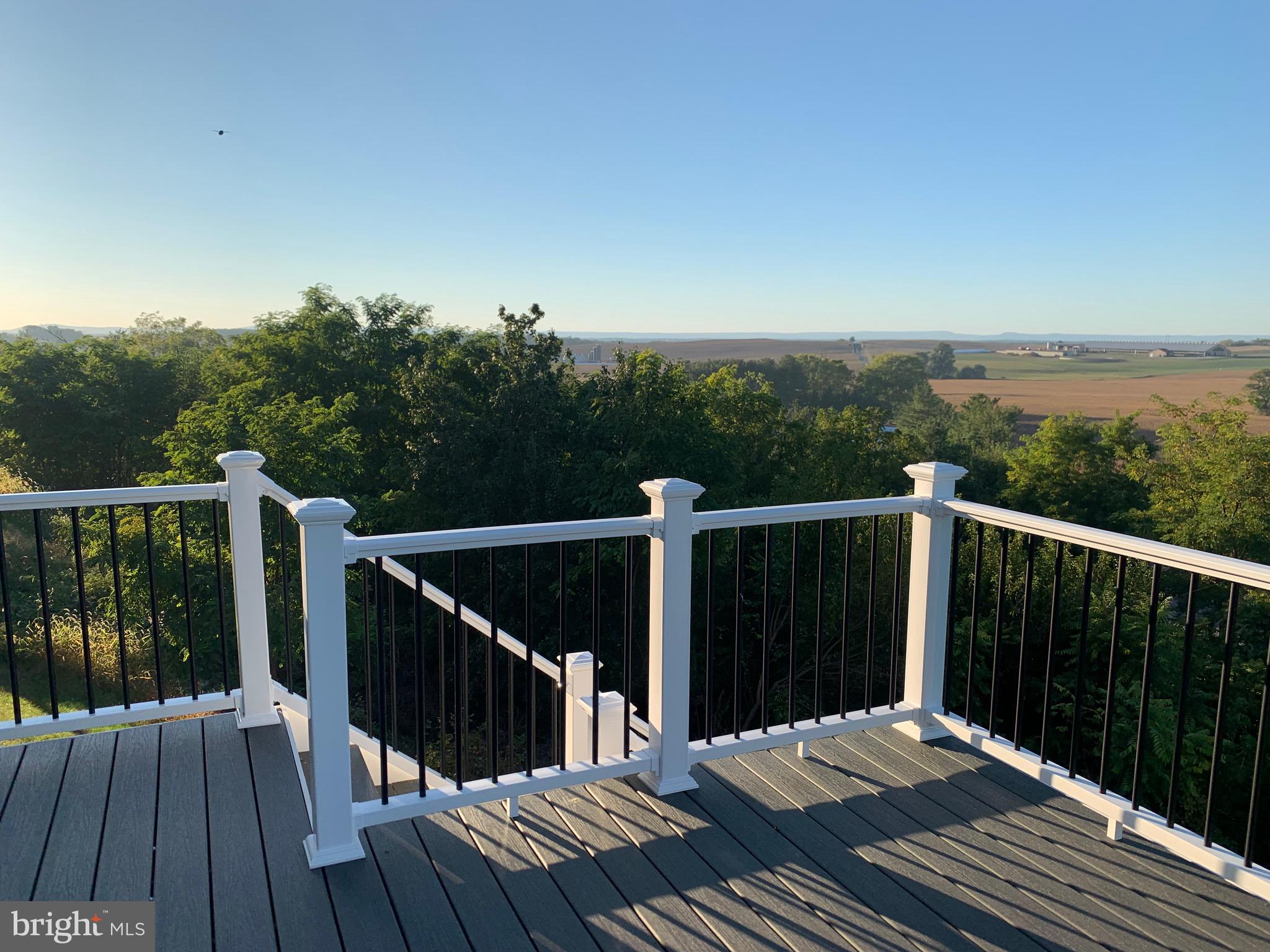 WHISPERING HILLS - Residential