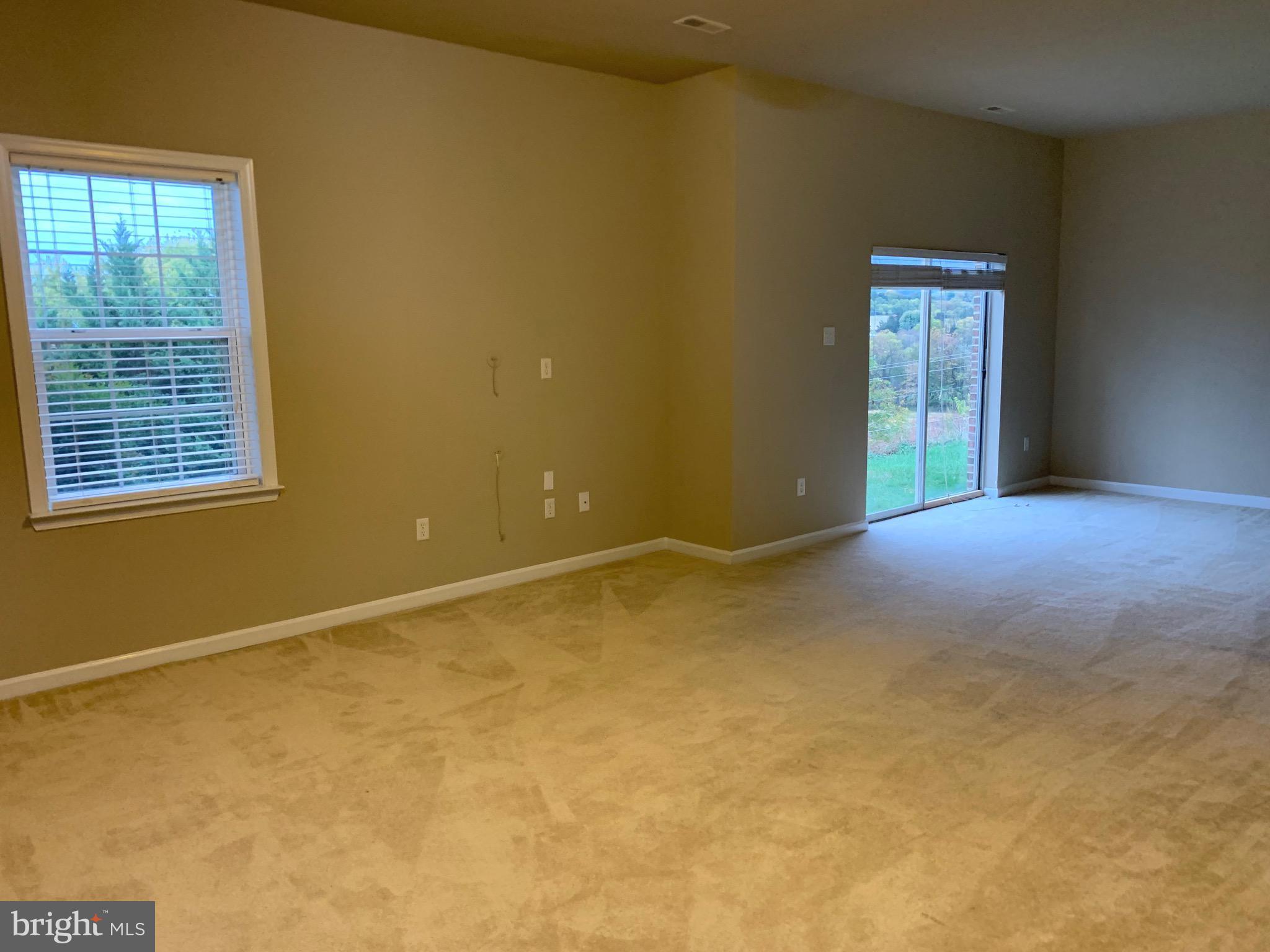 WHISPERING HILLS - Residential