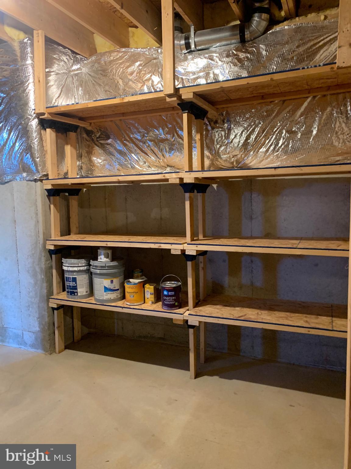 WHISPERING HILLS - Residential