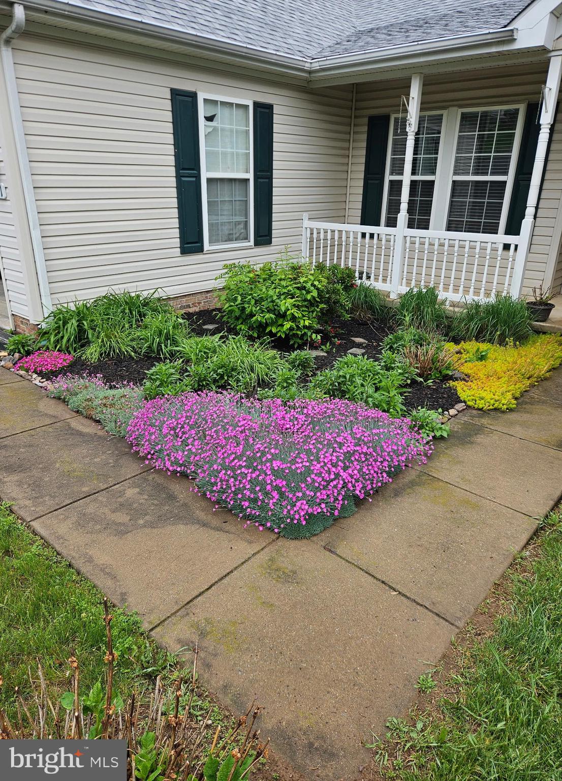 WHISPERING HILLS - Residential