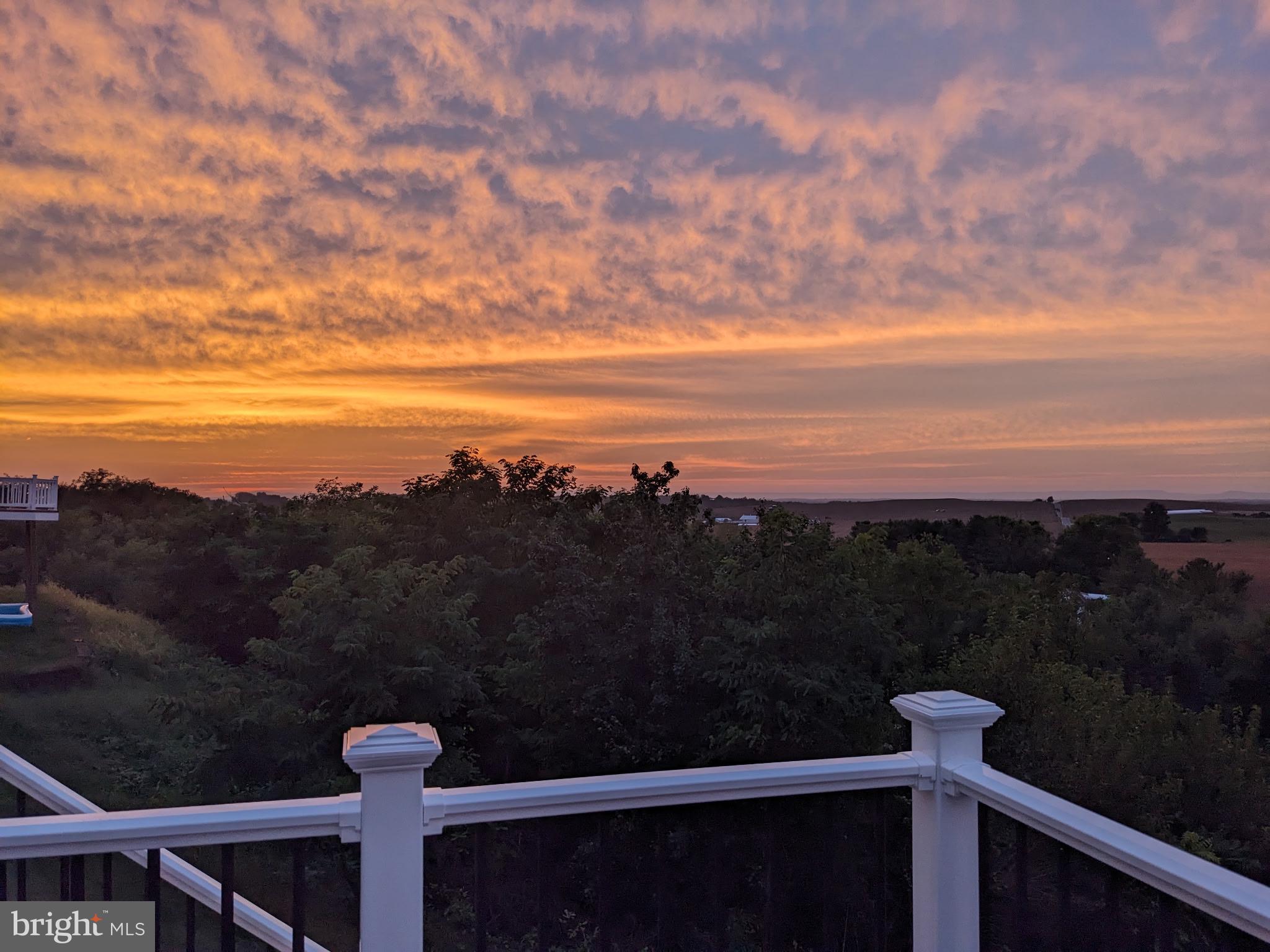 WHISPERING HILLS - Residential