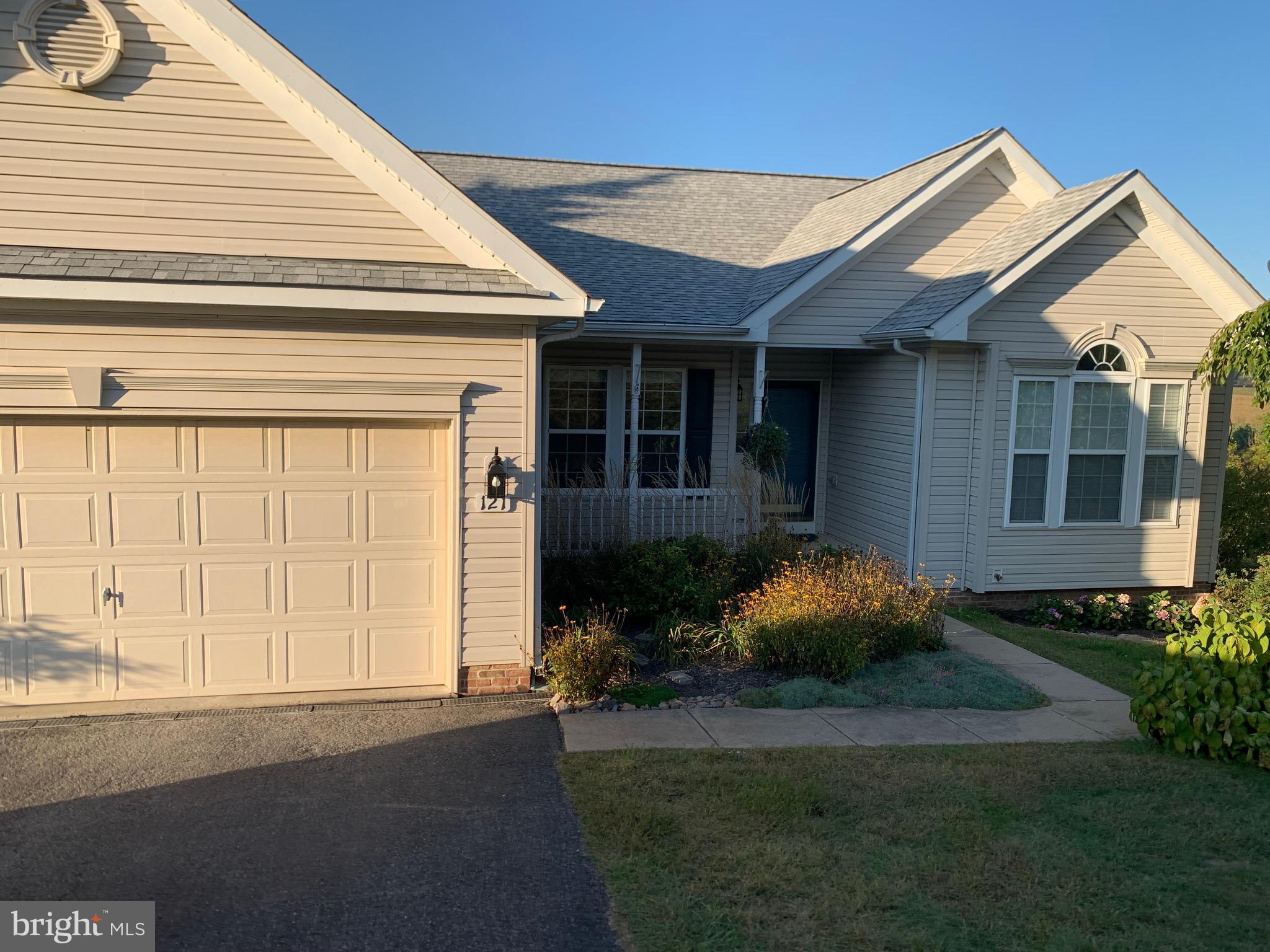 WHISPERING HILLS - Residential