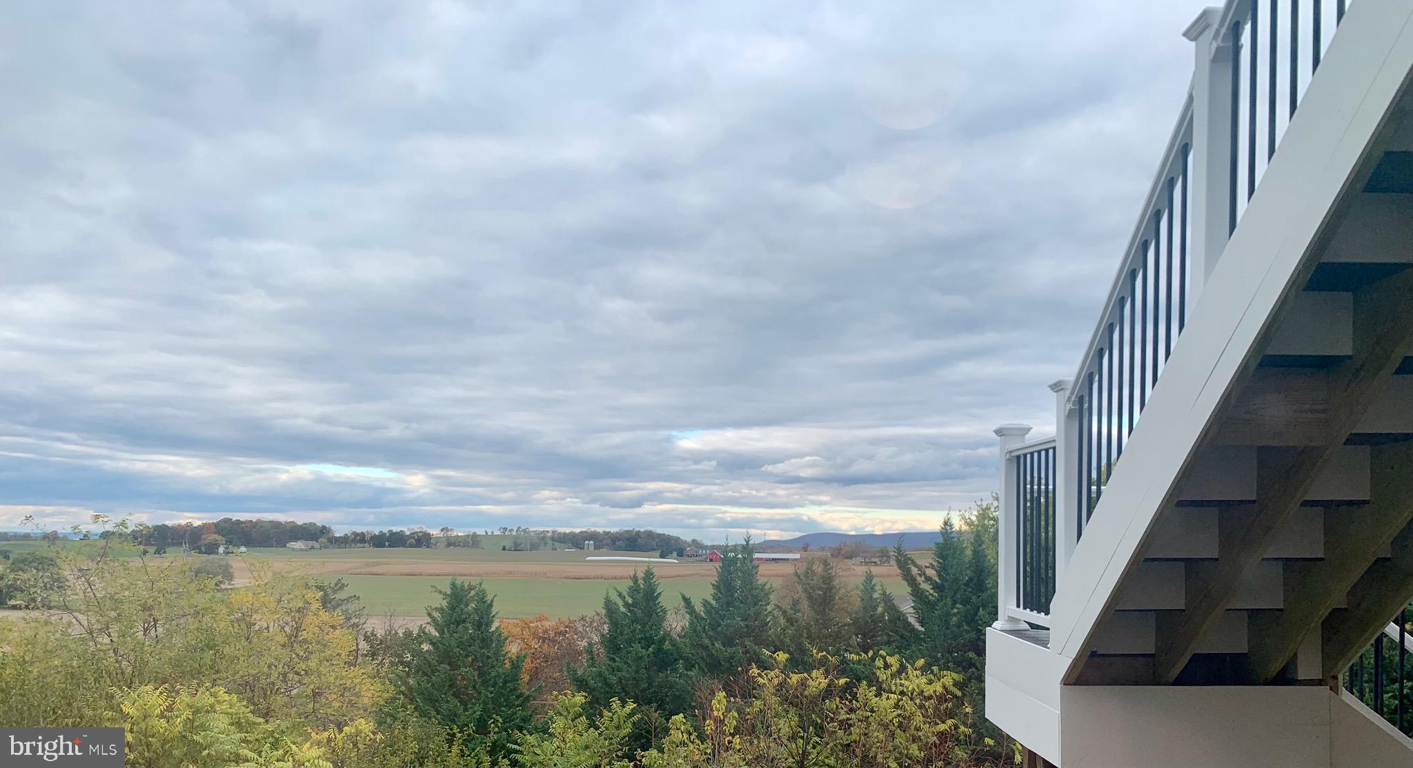 WHISPERING HILLS - Residential