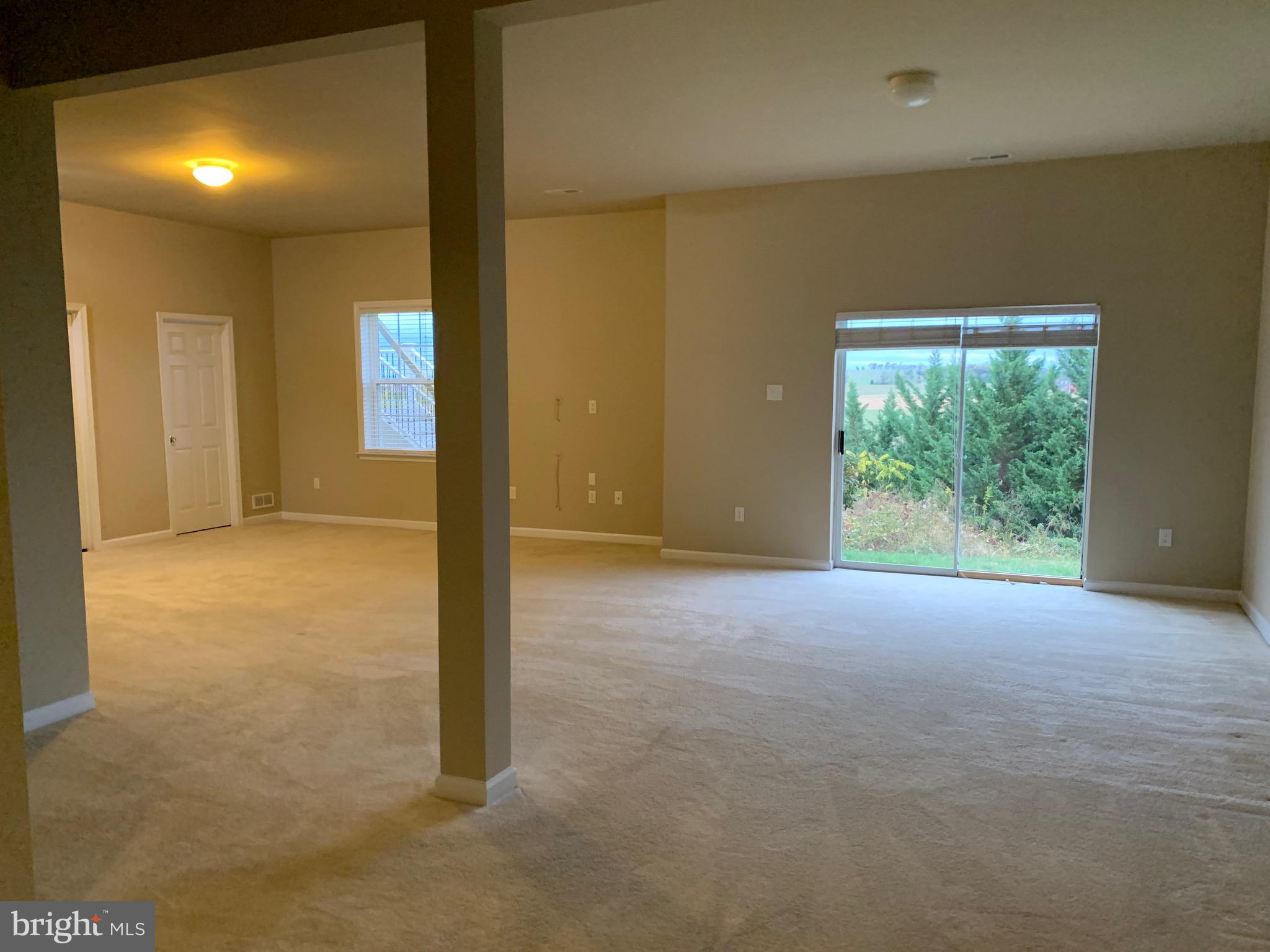 WHISPERING HILLS - Residential