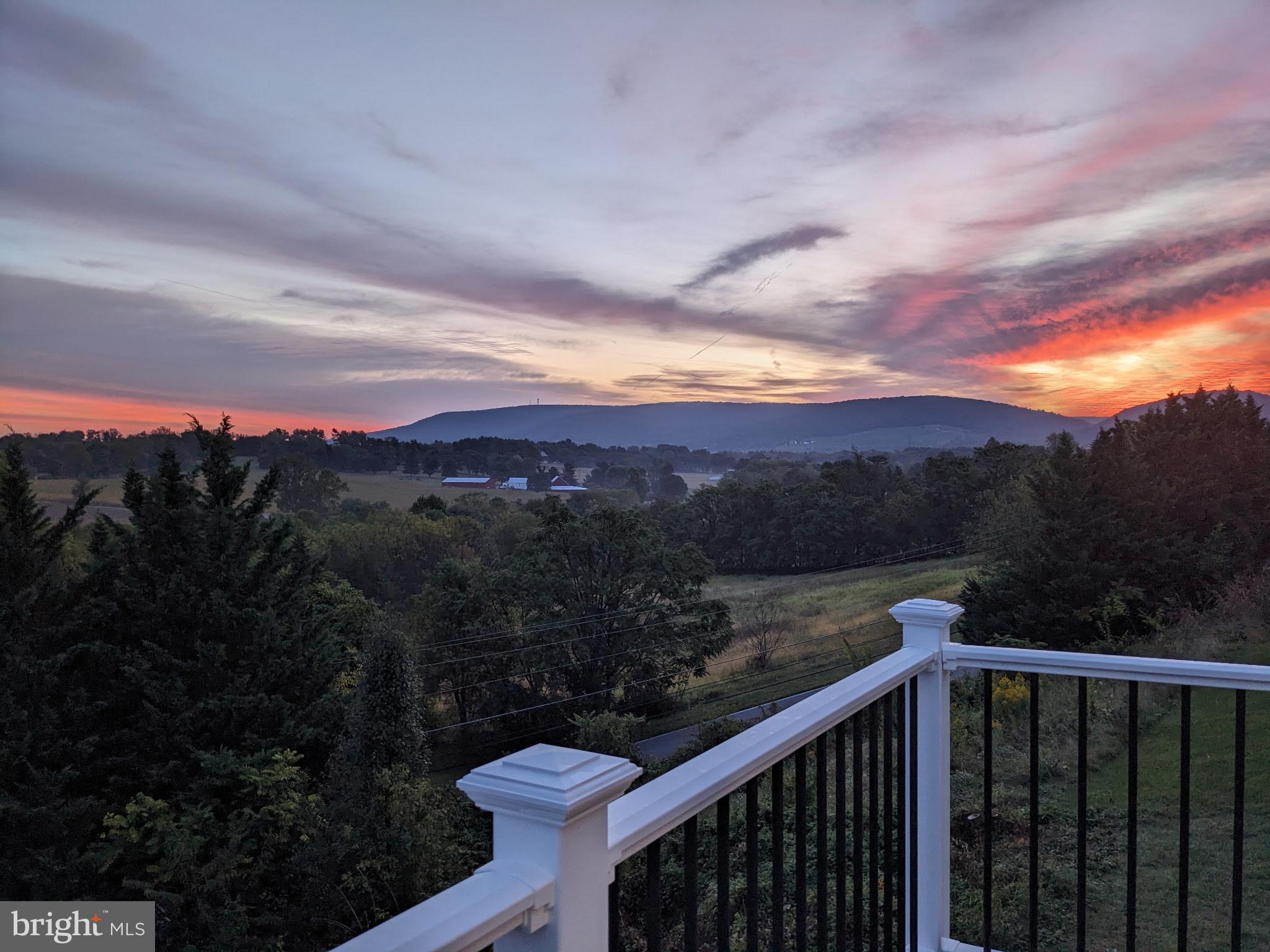 WHISPERING HILLS - Residential