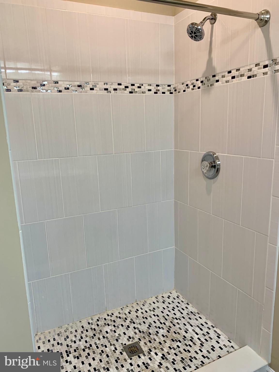 WHISPERING HILLS - Residential