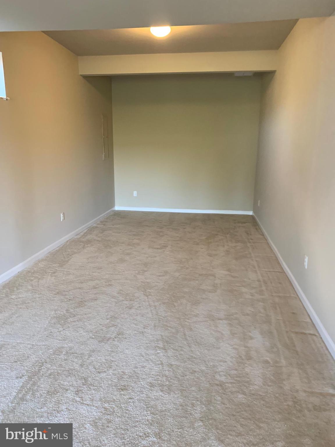 WHISPERING HILLS - Residential