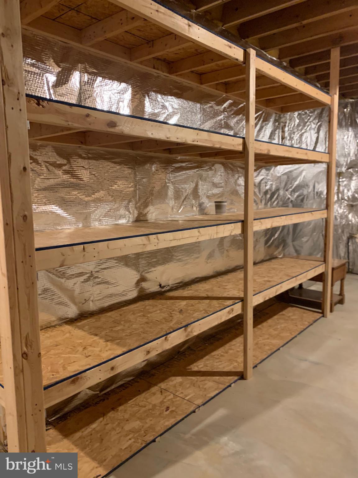 WHISPERING HILLS - Residential