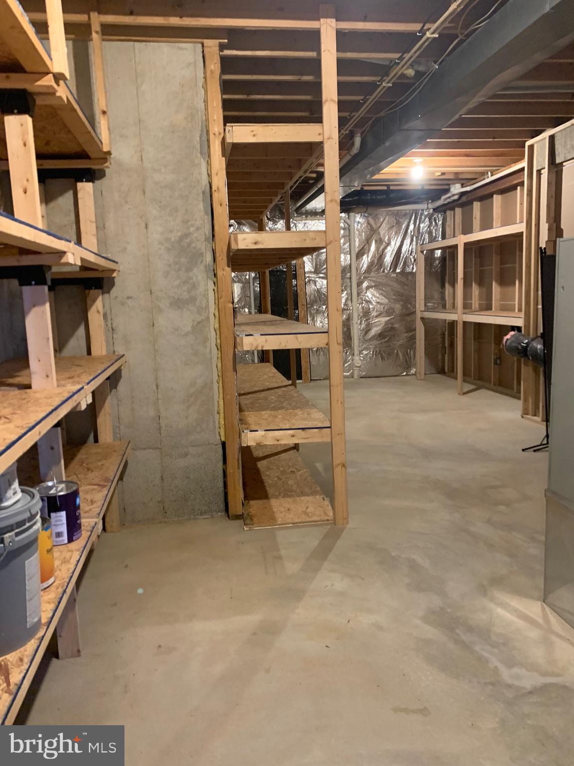 WHISPERING HILLS - Residential