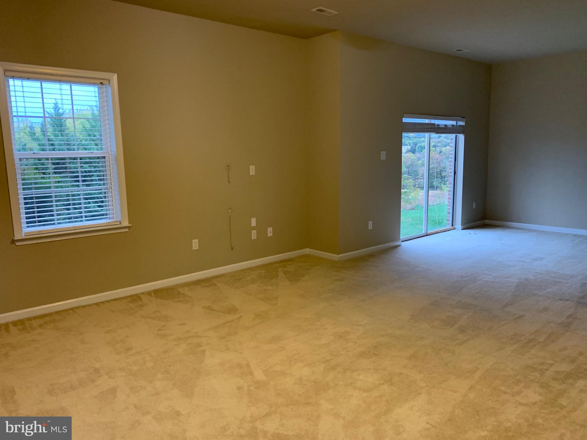 WHISPERING HILLS - Residential