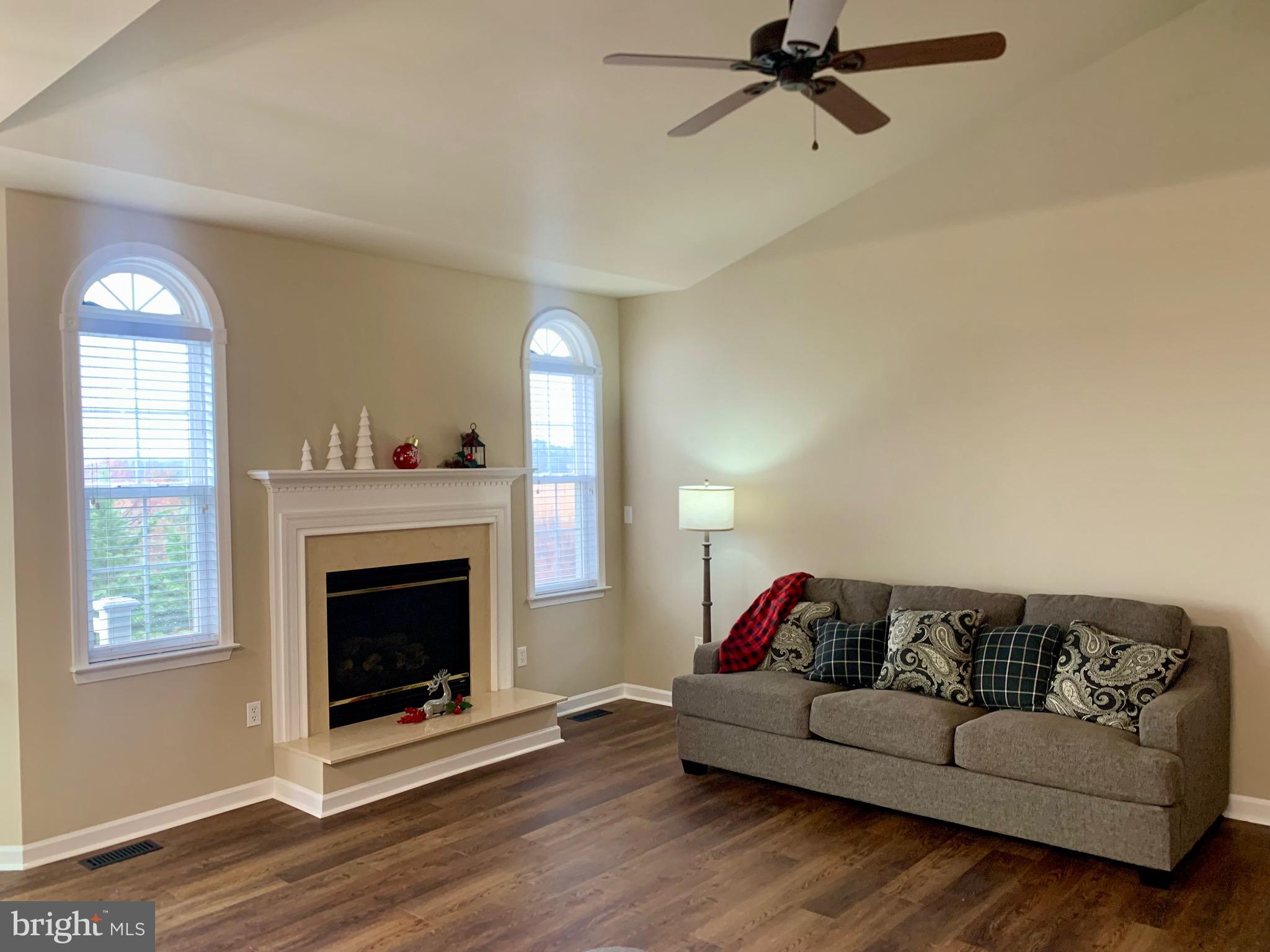 WHISPERING HILLS - Residential