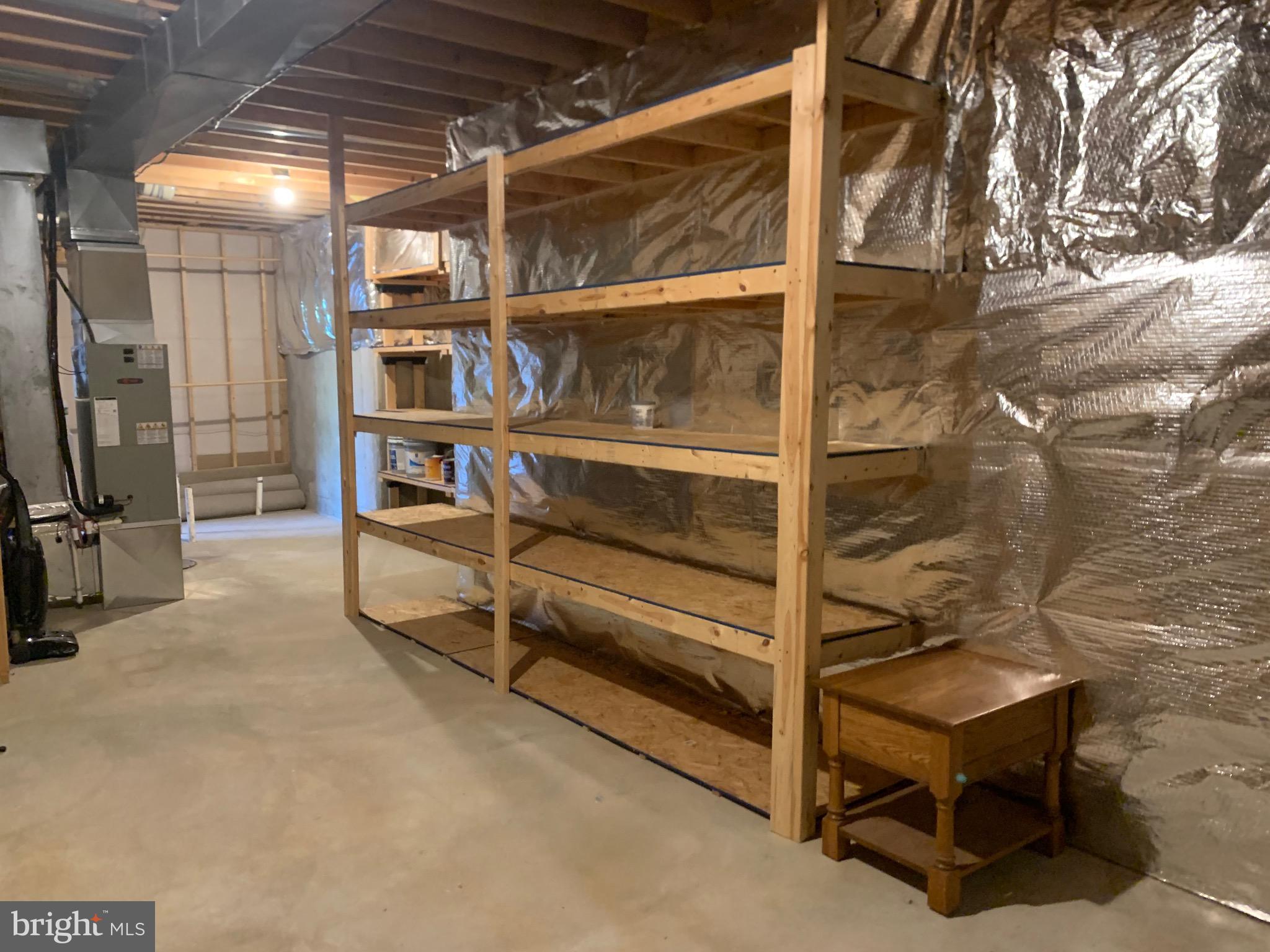 WHISPERING HILLS - Residential