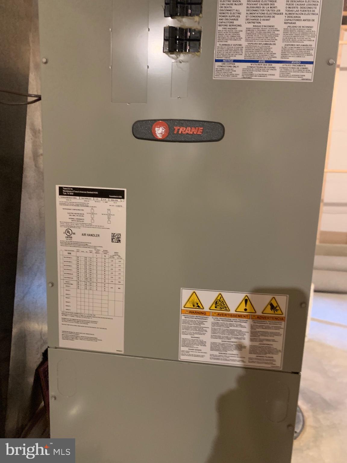 WHISPERING HILLS - Residential