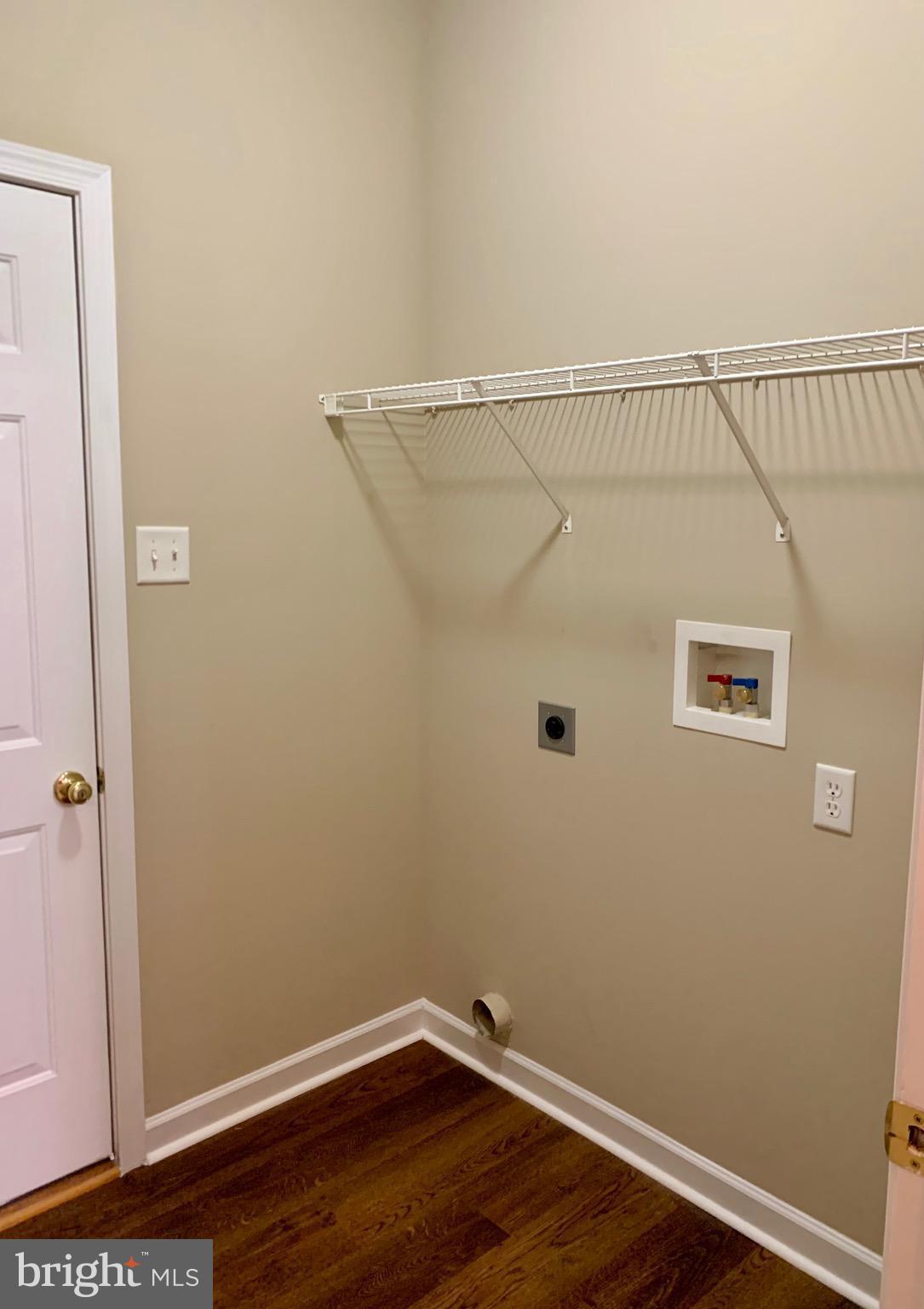 WHISPERING HILLS - Residential