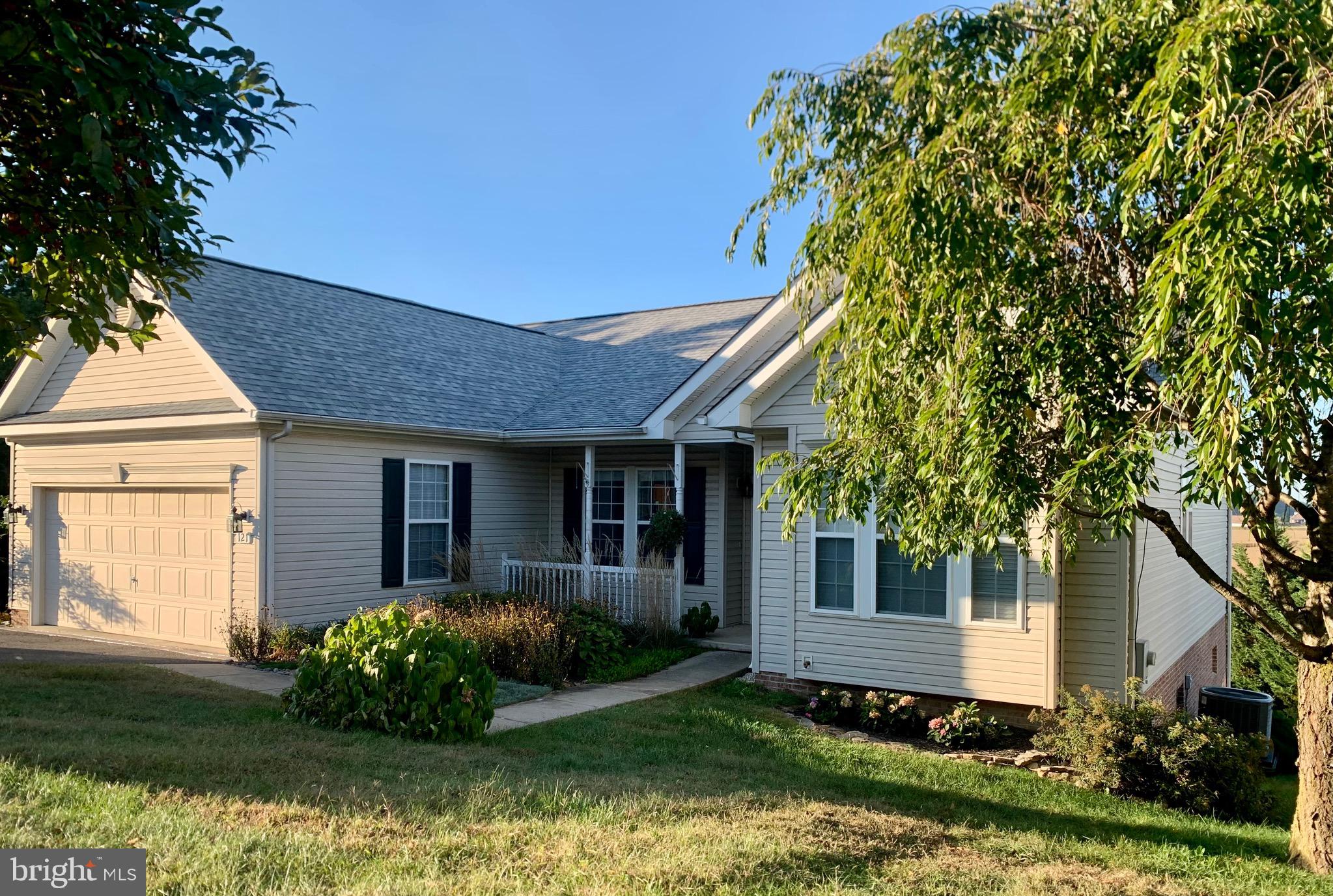 WHISPERING HILLS - Residential