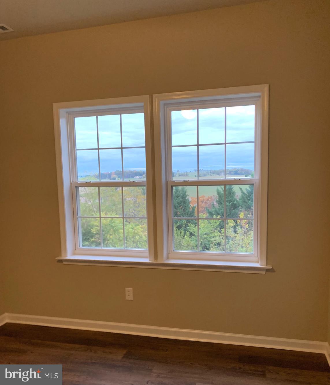 WHISPERING HILLS - Residential