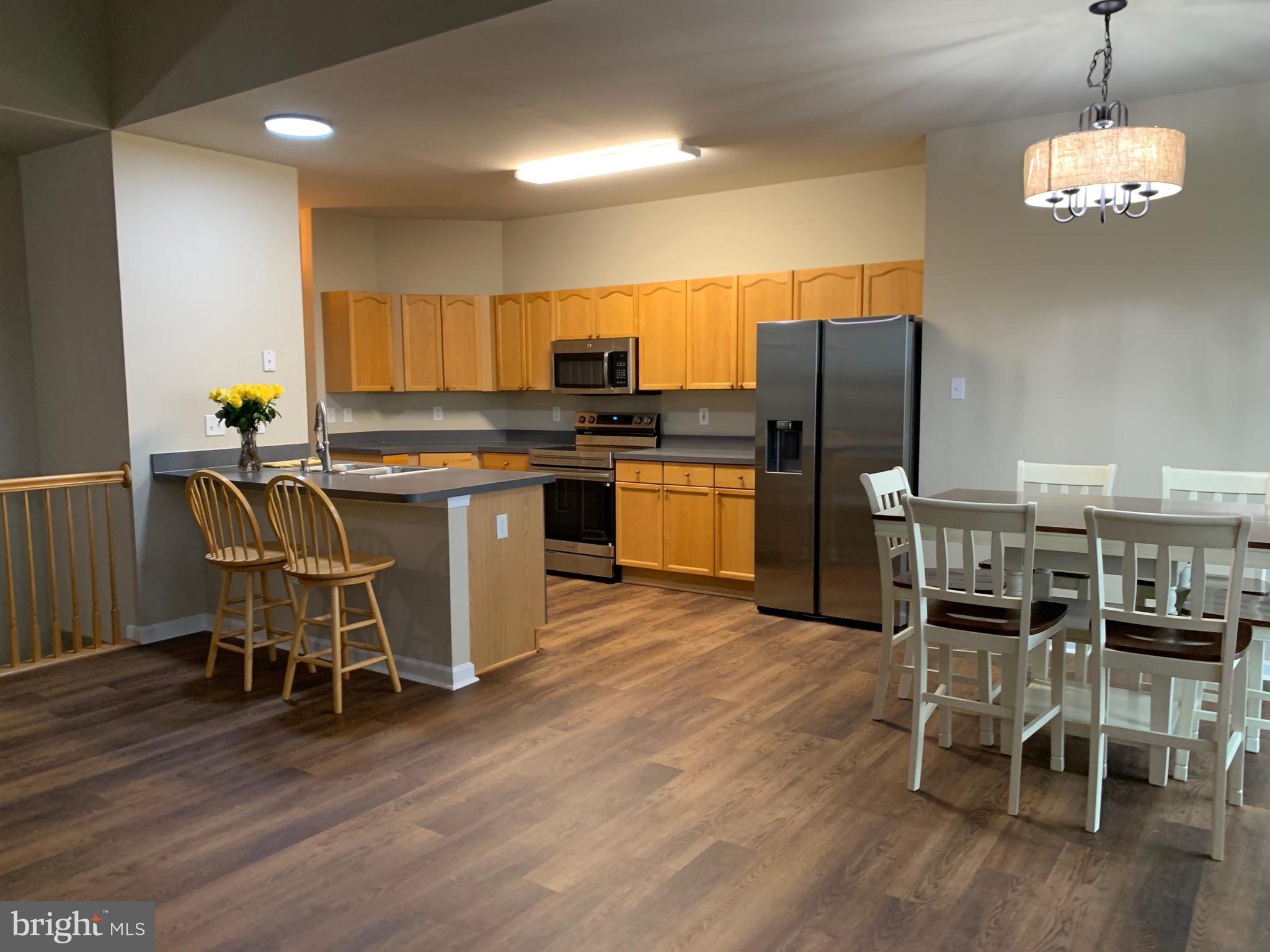 WHISPERING HILLS - Residential