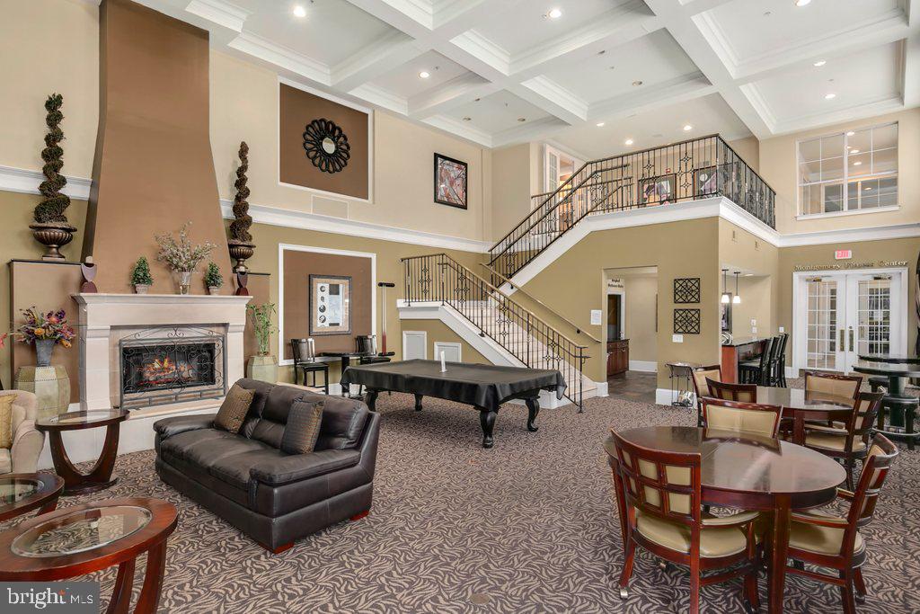 PIKE AND ROSE - Residential