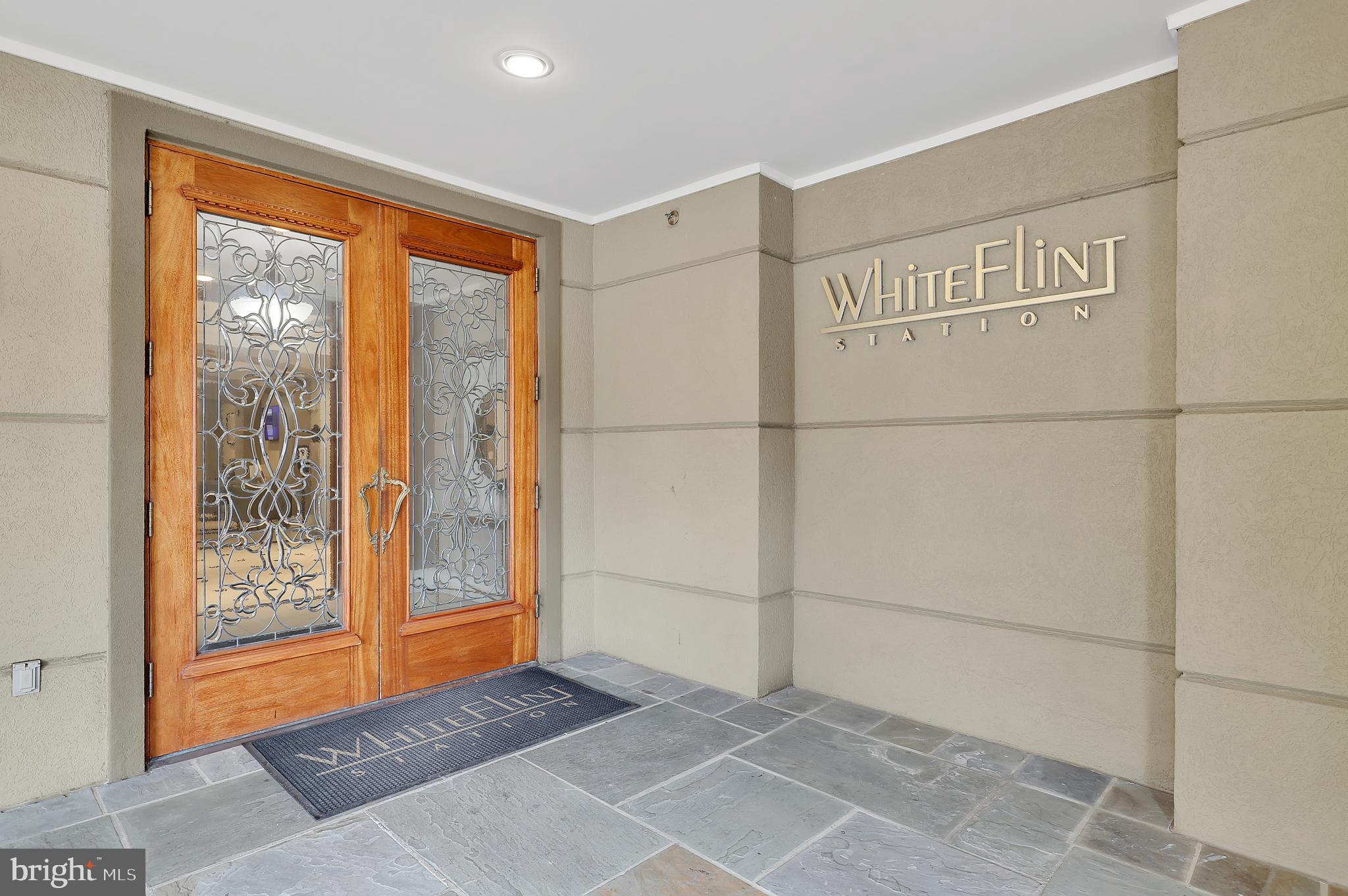 PIKE AND ROSE - Residential