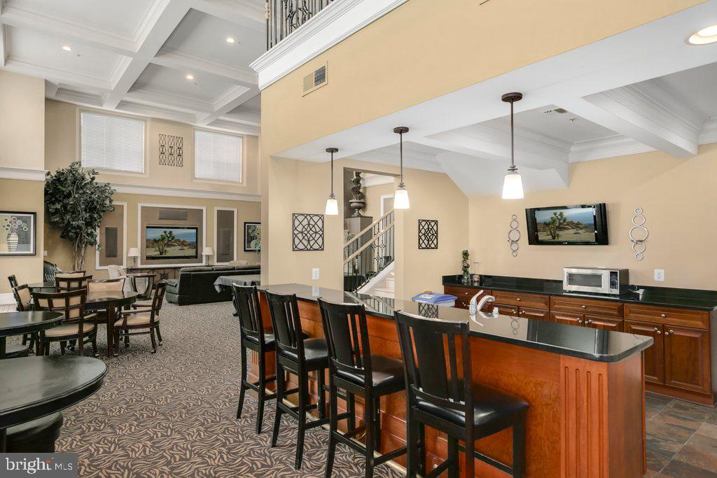 PIKE AND ROSE - Residential