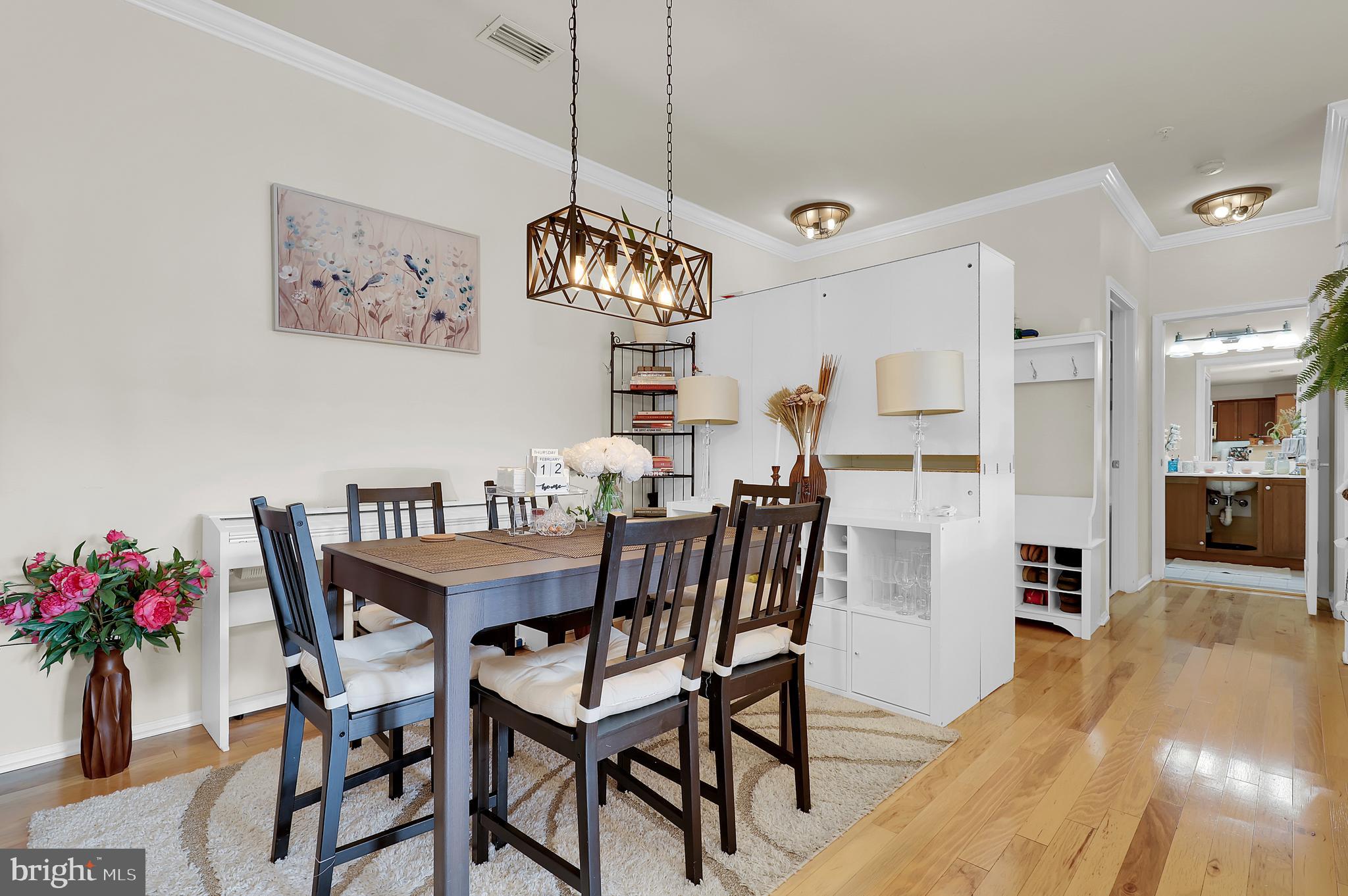 PIKE AND ROSE - Residential